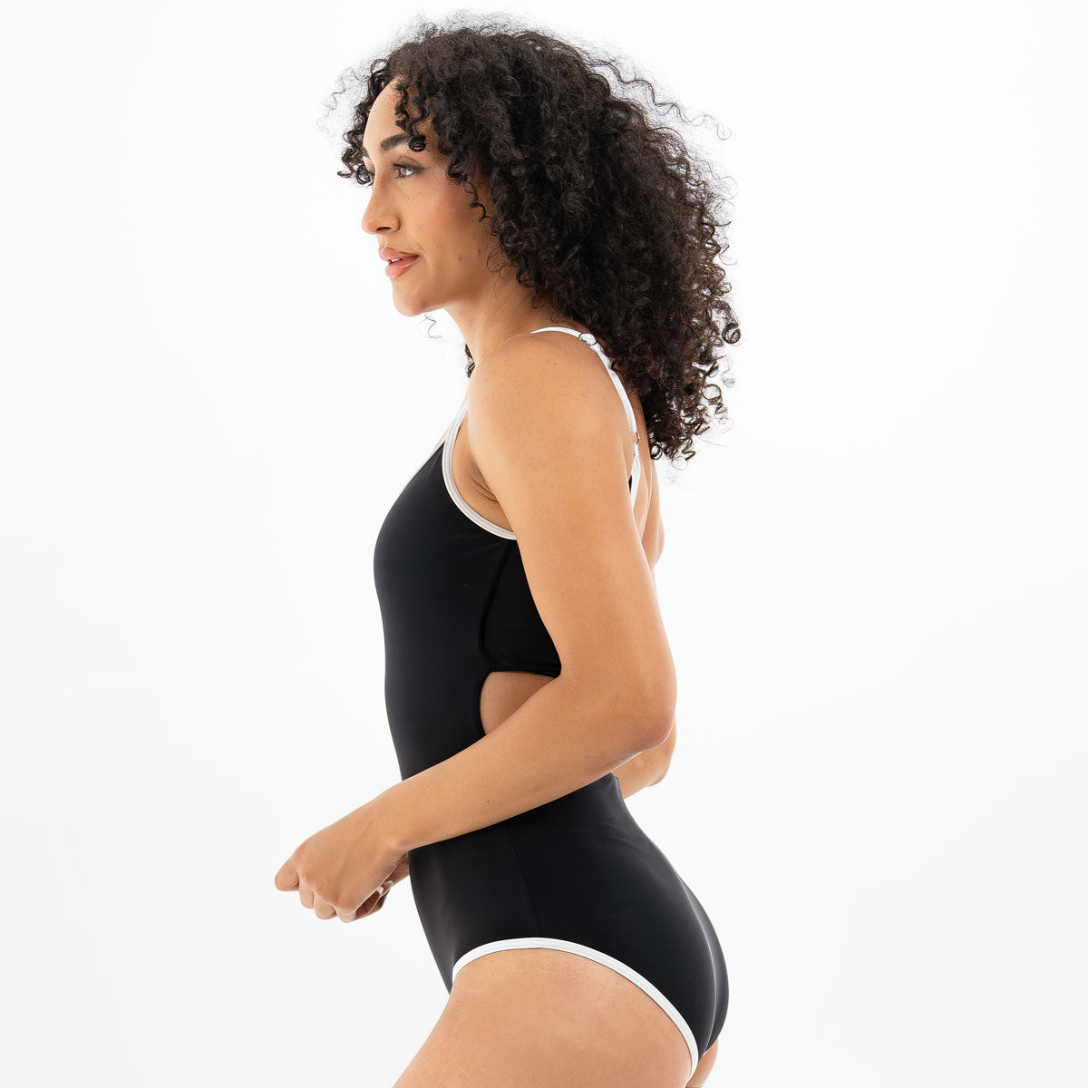 Women's Scoop Neck Outline One Piece Swimsuit - Sexy High Cut Bathing Suit for Beach, Pool & Vacation - Perfect for Summer Swimwear and Water Activities