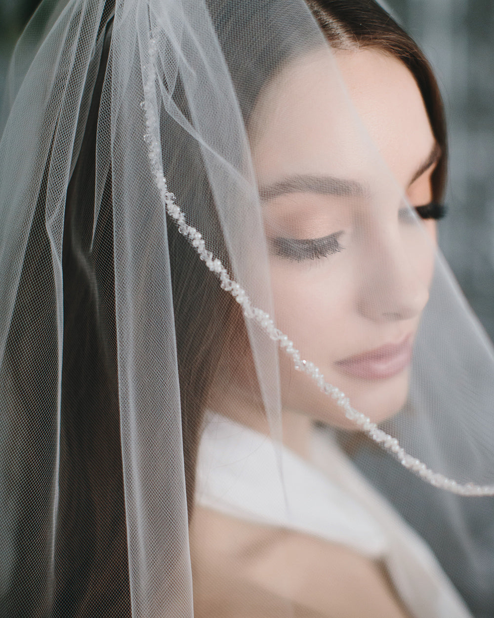 Kylie Crystal & Pearl Veil - Elegant Bridal Hair Accessory for Weddings, Prom, and Special Occasions | Shimmering Rhinestone & Pearl Hairpiece for Women