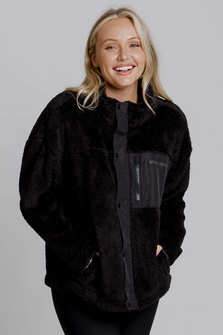 Tech Teddy Jacket - Cozy & Stylish Fleece Jacket for Women & Men | Perfect for Winter, Fall & Outdoor Activities | Warm & Soft Teddy Bear Fabric