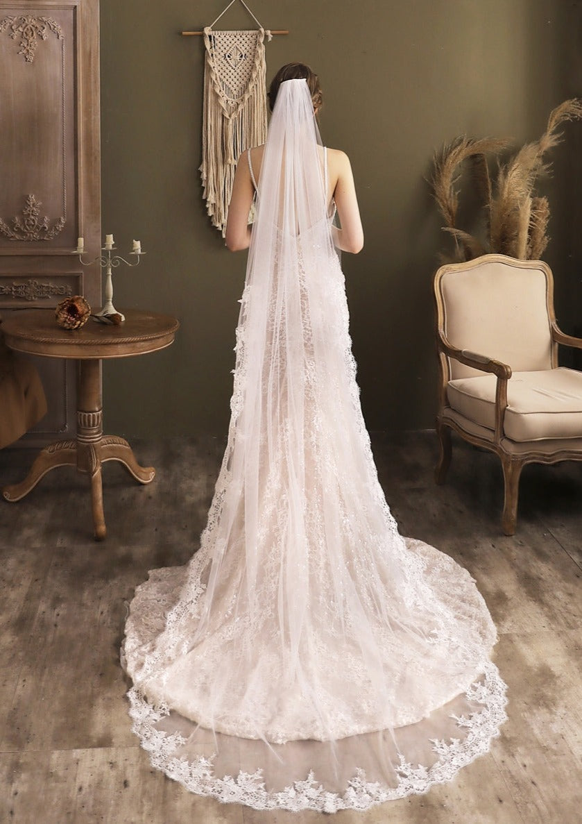 Elizabeth Lace Long Veil - Elegant Cathedral Wedding Veil with Floral Appliques | Perfect for Bridal Gowns, Formal Weddings & Photo Shoots