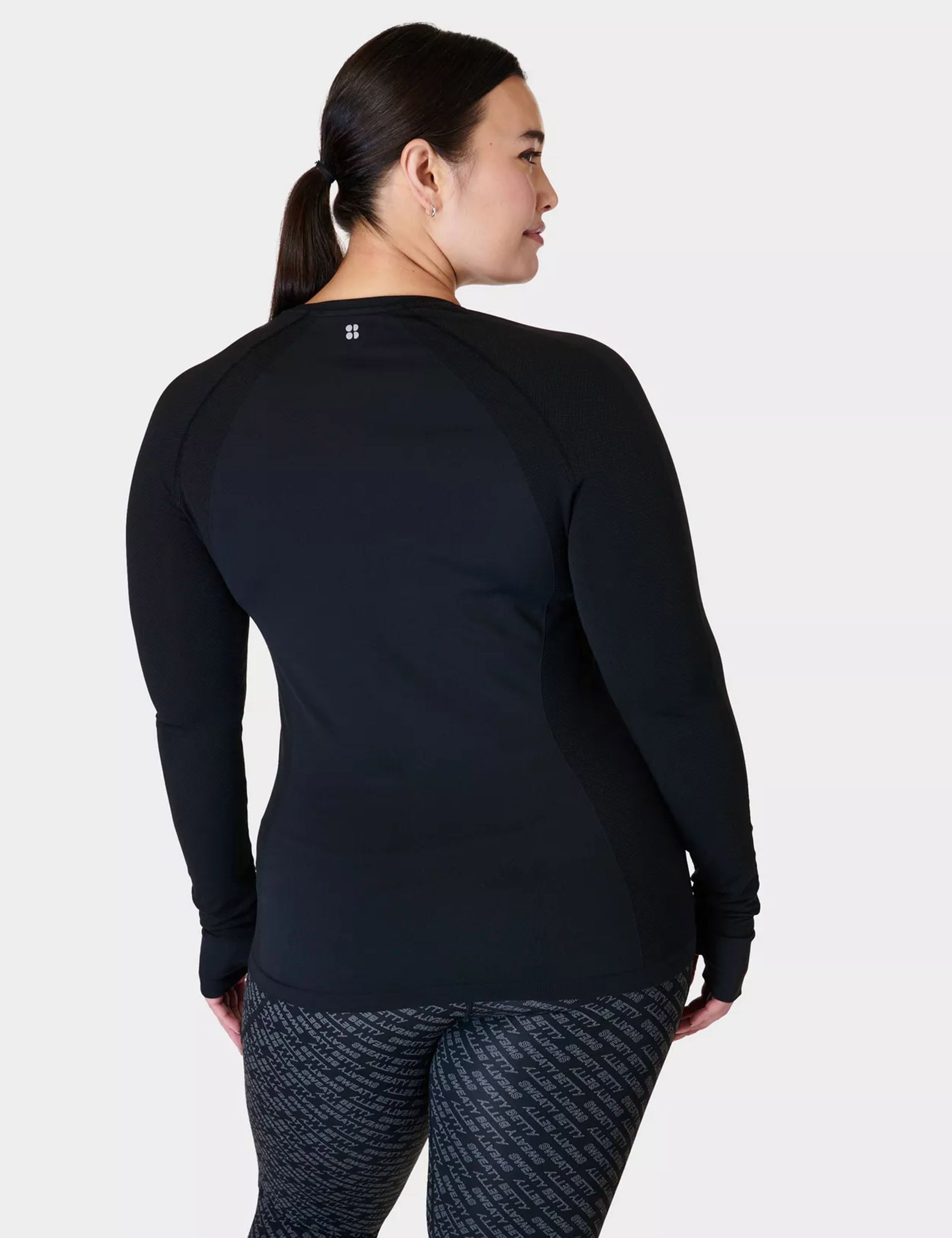 High-Performance Seamless Gym Long Sleeve Workout Top for Women & Men - Moisture Wicking, Breathable, Comfortable - Ideal for Yoga, Running, Gym Training - Black