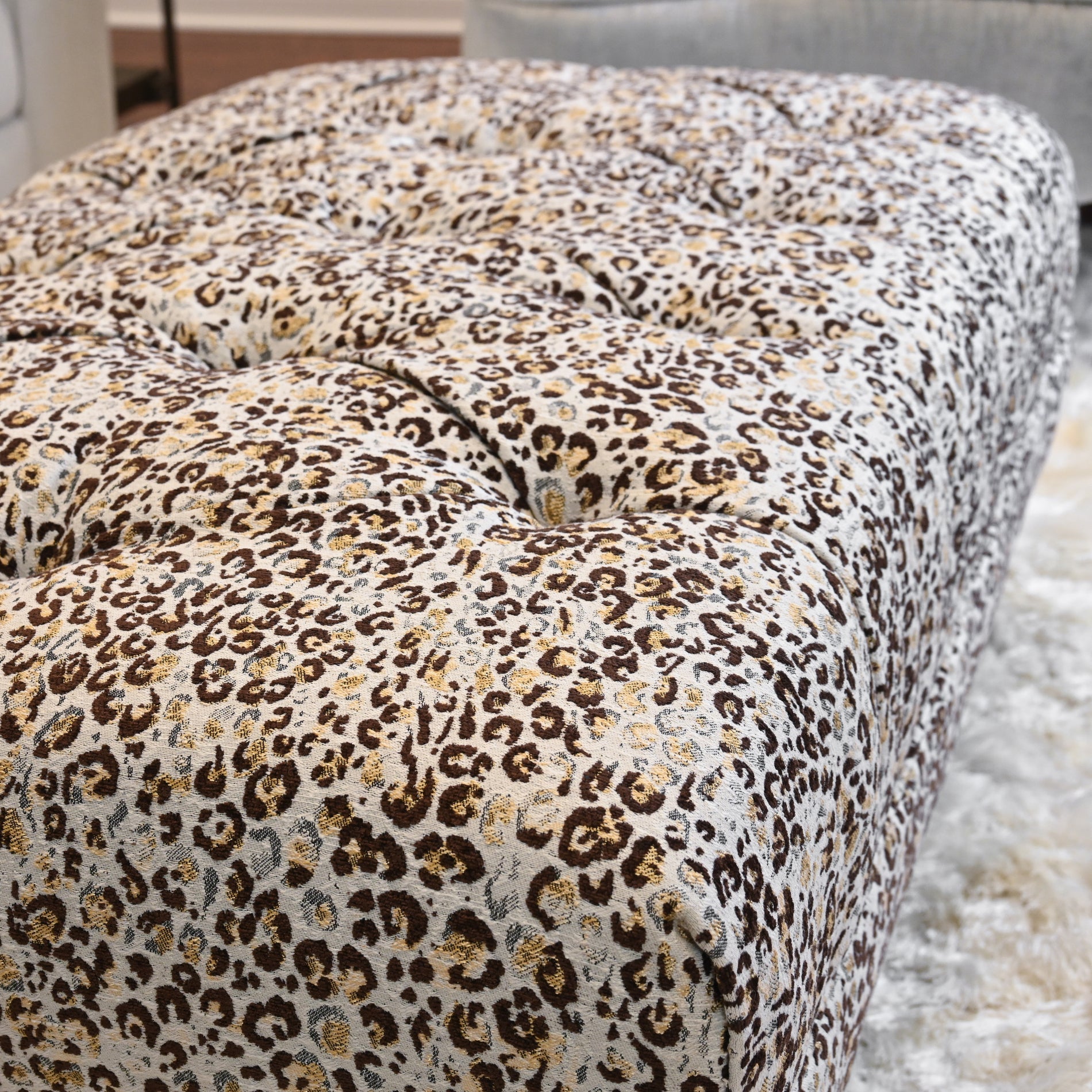 Roundhill Furniture Charbilia Fabric Tufted Cocktail Ottoman in Dexter Cafe - Stylish Living Room Footrest, Coffee Table & Extra Seating for Home Decor