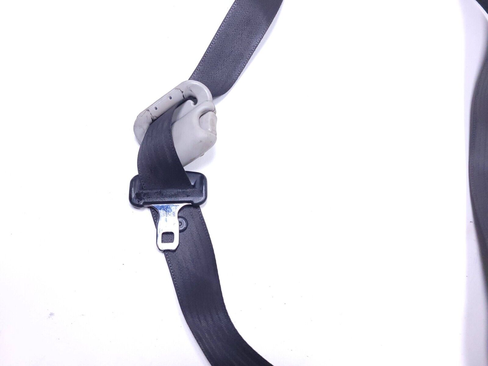 2003 2008 Toyota Corolla Right Front Passenger Seat Belt Retractor OEM Replacement - Perfect for Vehicle Safety Repair & Maintenance