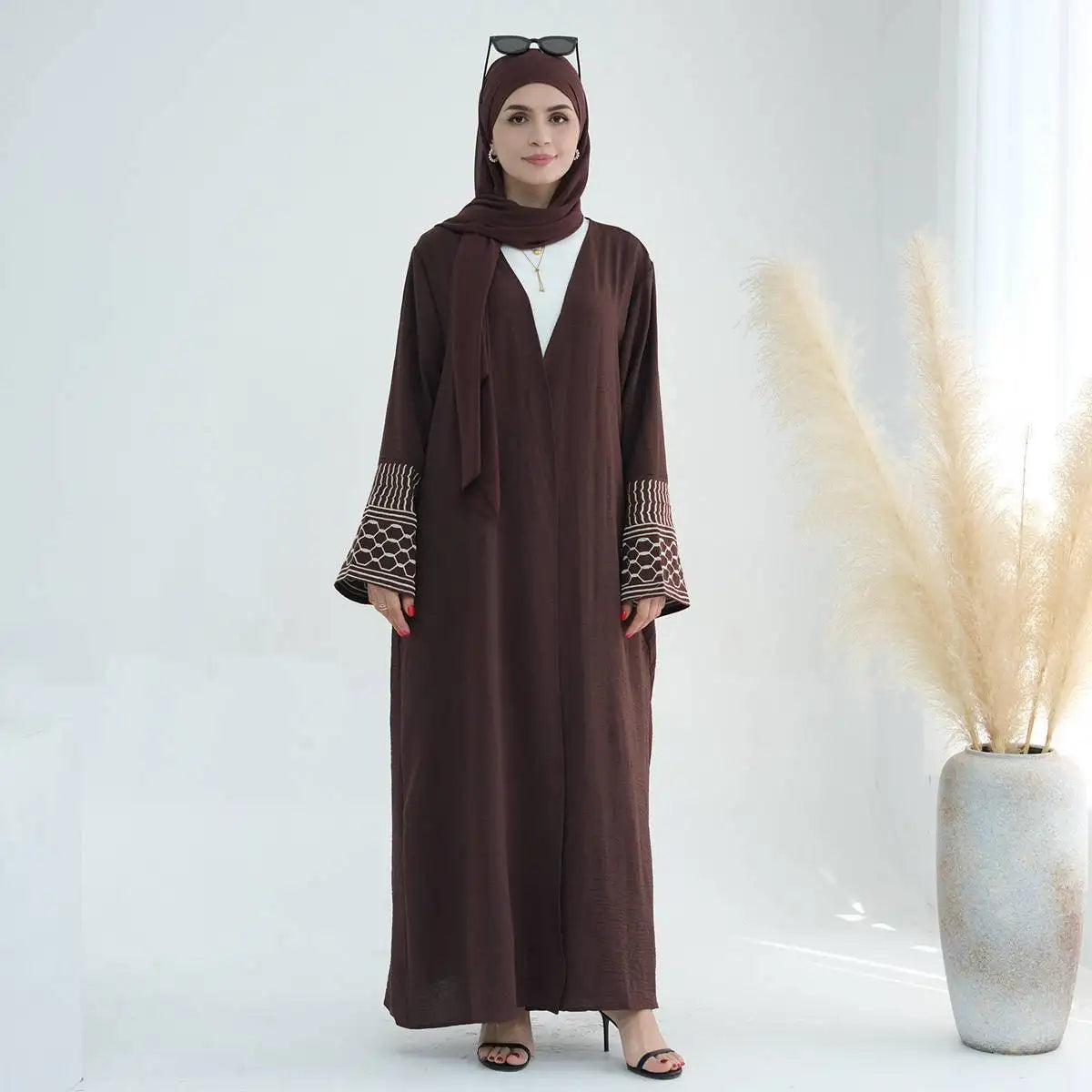 Elegant Muslim Women's Open Abaya Dress with Embroidery Sleeves - Modest Islamic Cardigan for Prayer, Home & Special Occasions