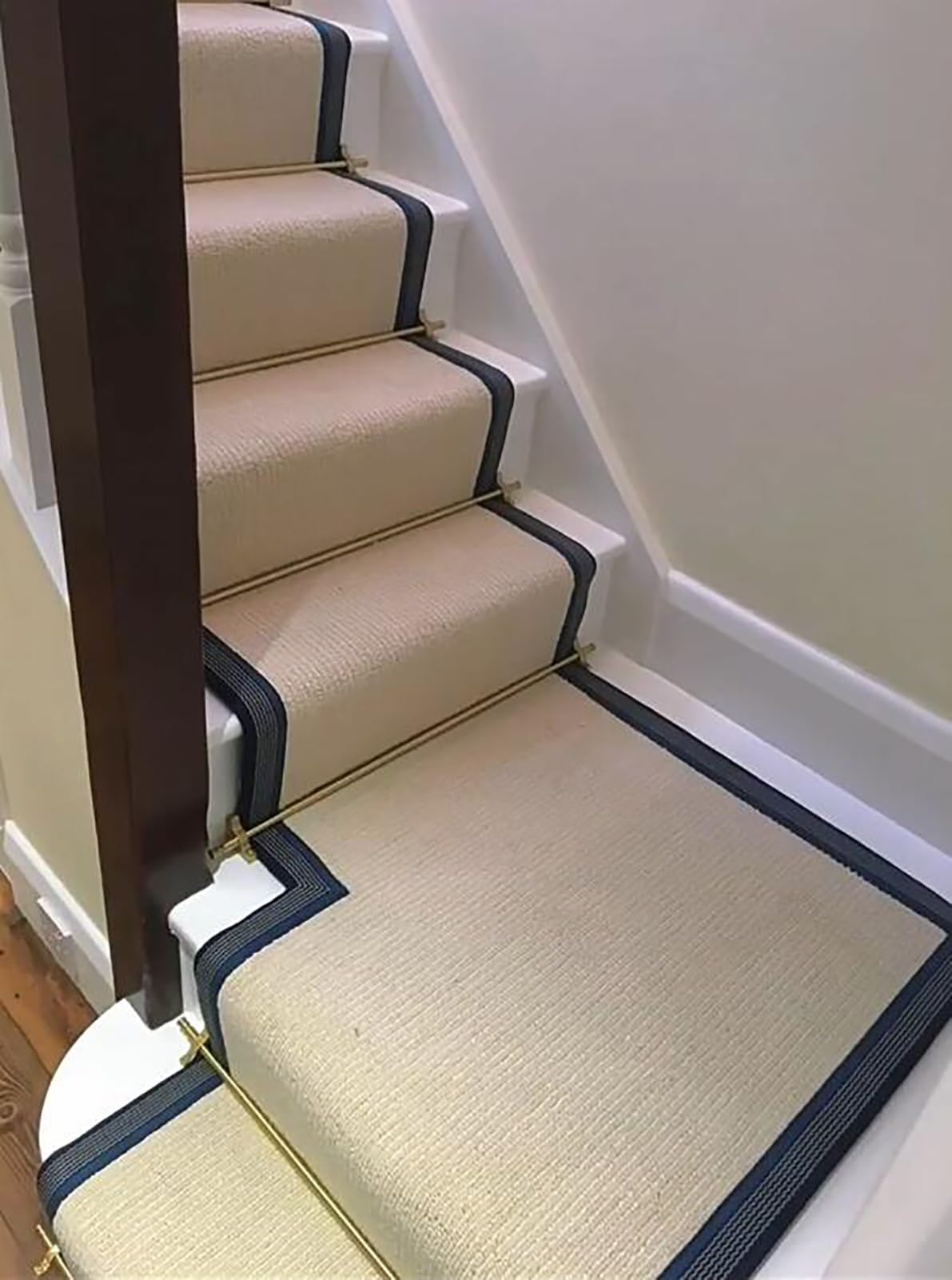 Premium Brass Stair Carpet Rods for Wooden Steps - Heavy Duty Safety Tubular Bar for Carpeted Stairs - Adjustable Stair Rods Set (70/80/90/100 cm) - Classic Home Decor for Stair Runners - Ideal for Living Room, Hallway & Staircase Safety (36 Inch, 1 Piece)