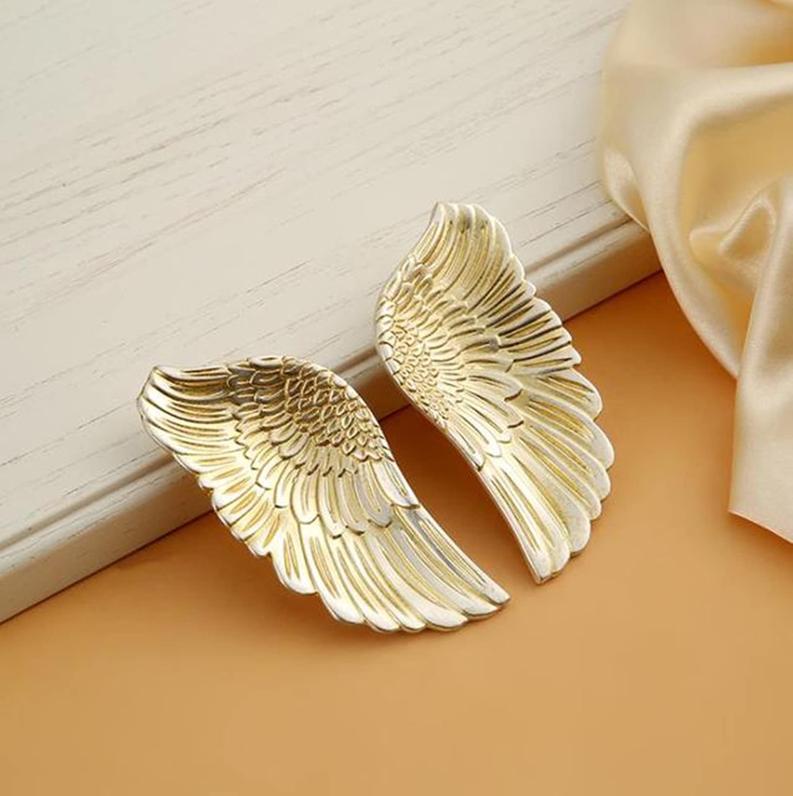 Angel Wing Drawer Knobs - Shiny Gold Cabinet Handles for Dresser, Kitchen & Cupboard - Vintage Style Pull Handles for Home Decor & Furniture Upgrade