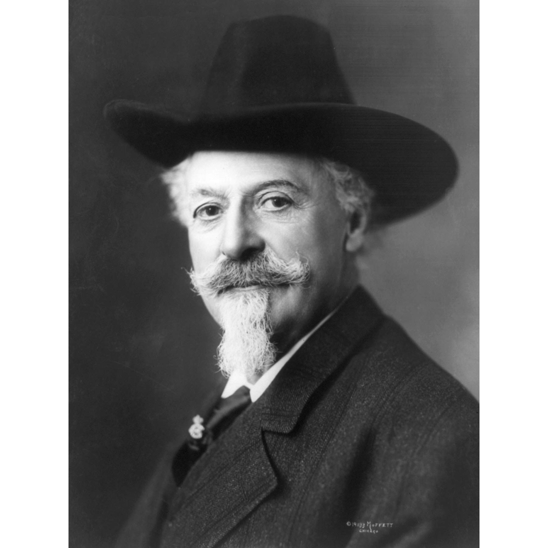 Premium William Buffalo Bill Cody 1911 Portrait Canvas Print - 18x24 Inch Western Wall Art Decor for Living Room, Office & Man Cave