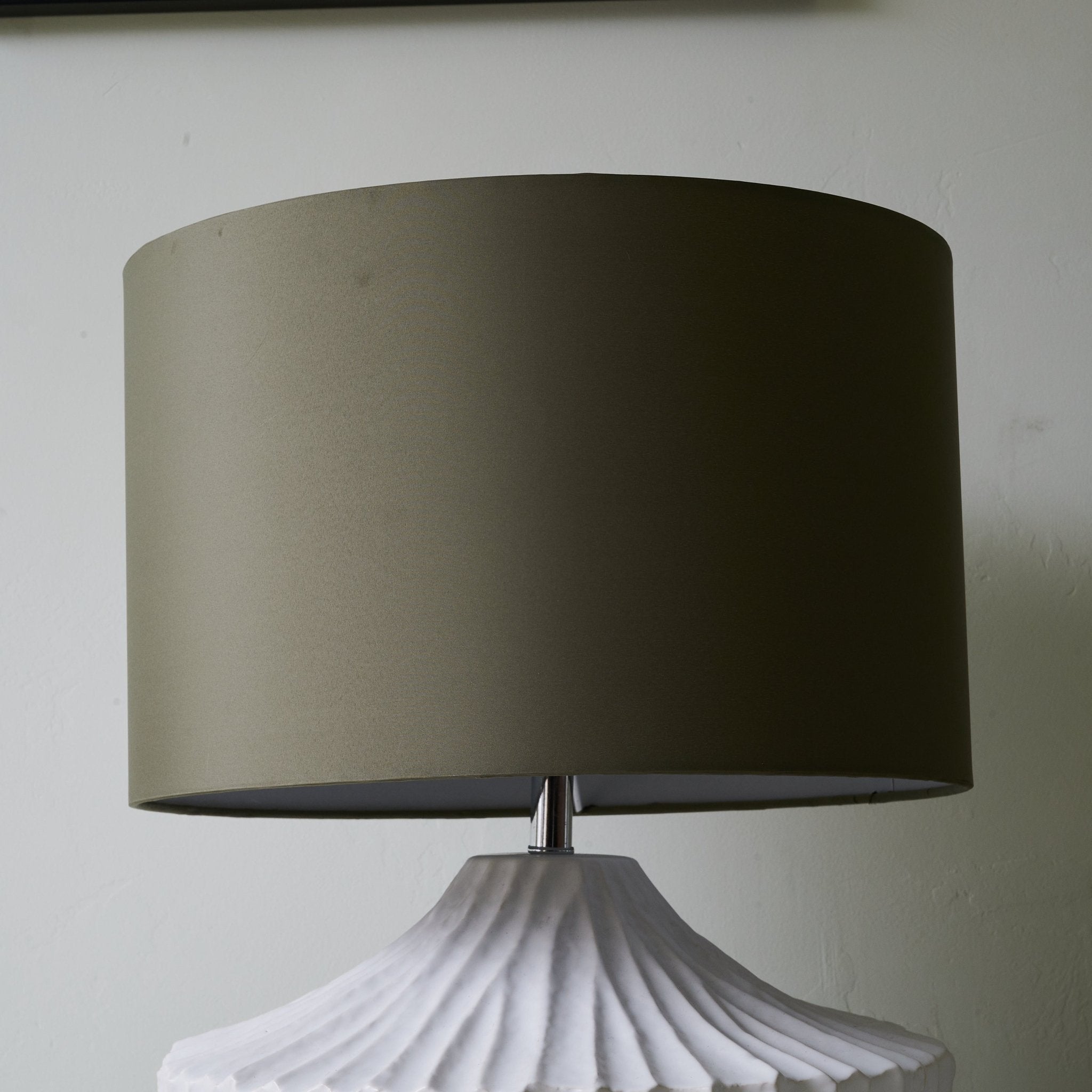 Terra Shell Table Lamp - Modern Decorative Lighting for Bedroom, Living Room & Office - Stylish Home Decor Accent Light