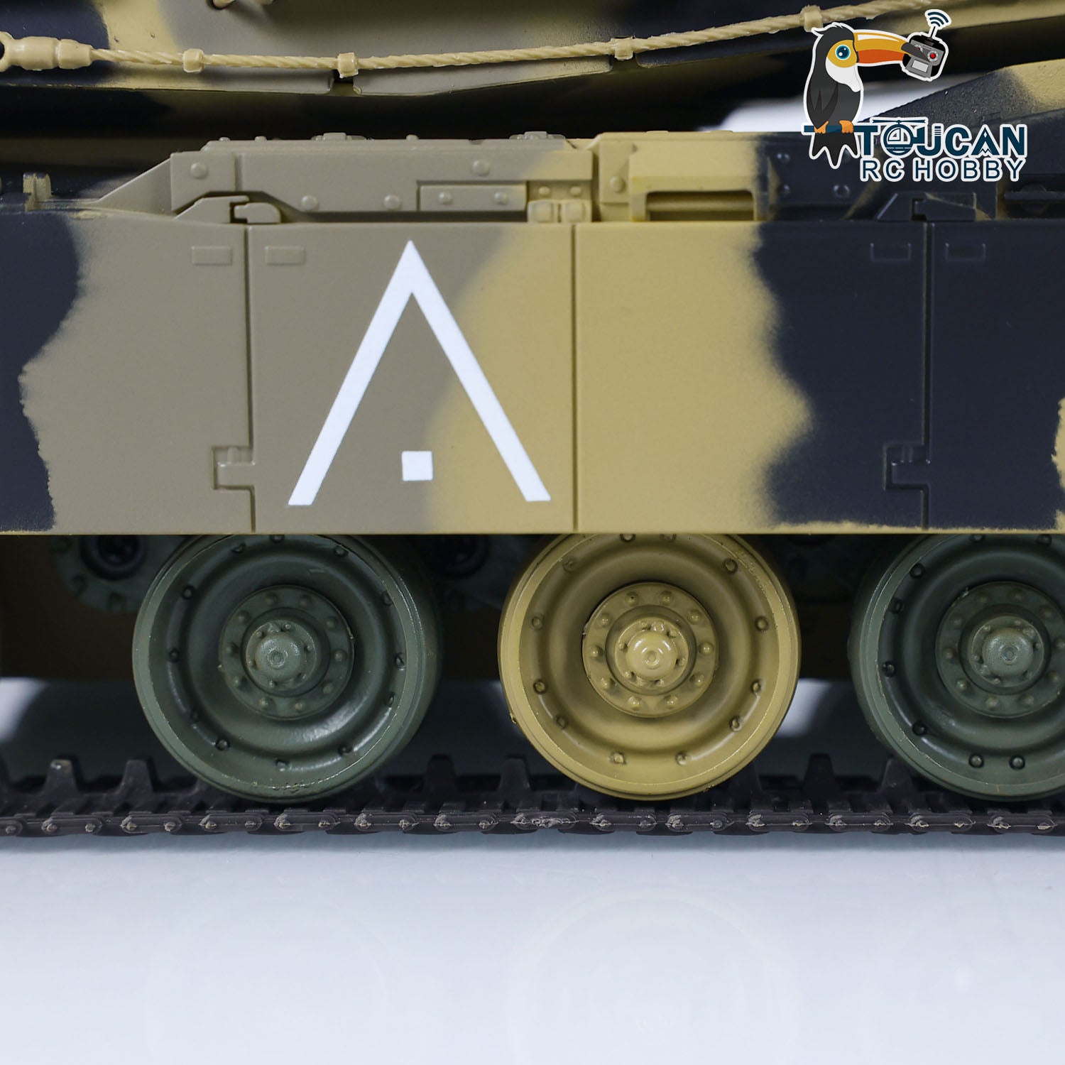 Heng Long 1/24 Scale RC Tank Abrams M1A2 3816 - 2.4GHz Remote Control Battle Vehicle, Realistic Military Panzer Simulation Model, Pre-Painted & Assembled - Perfect for Military Enthusiasts, Collectors and RC Battle Games