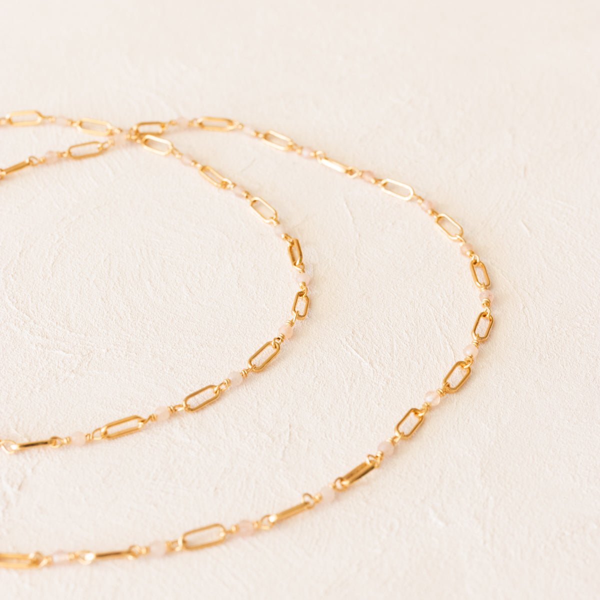 ICONIC PAPERCLIP BEADED NECKLACE - PEACH MOONSTONE & GOLD - Elegant Jewelry for Women, Perfect for Office Wear, Date Night & Special Occasions