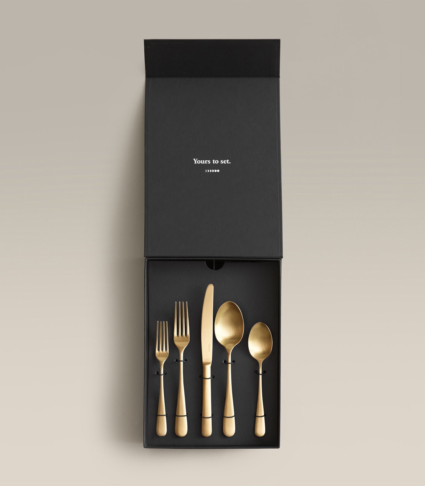Stainless Steel Classic 4-Piece Flatware Set - Elegant Dinnerware for Family Dining, Parties & Gifts | Durable & Dishwasher Safe