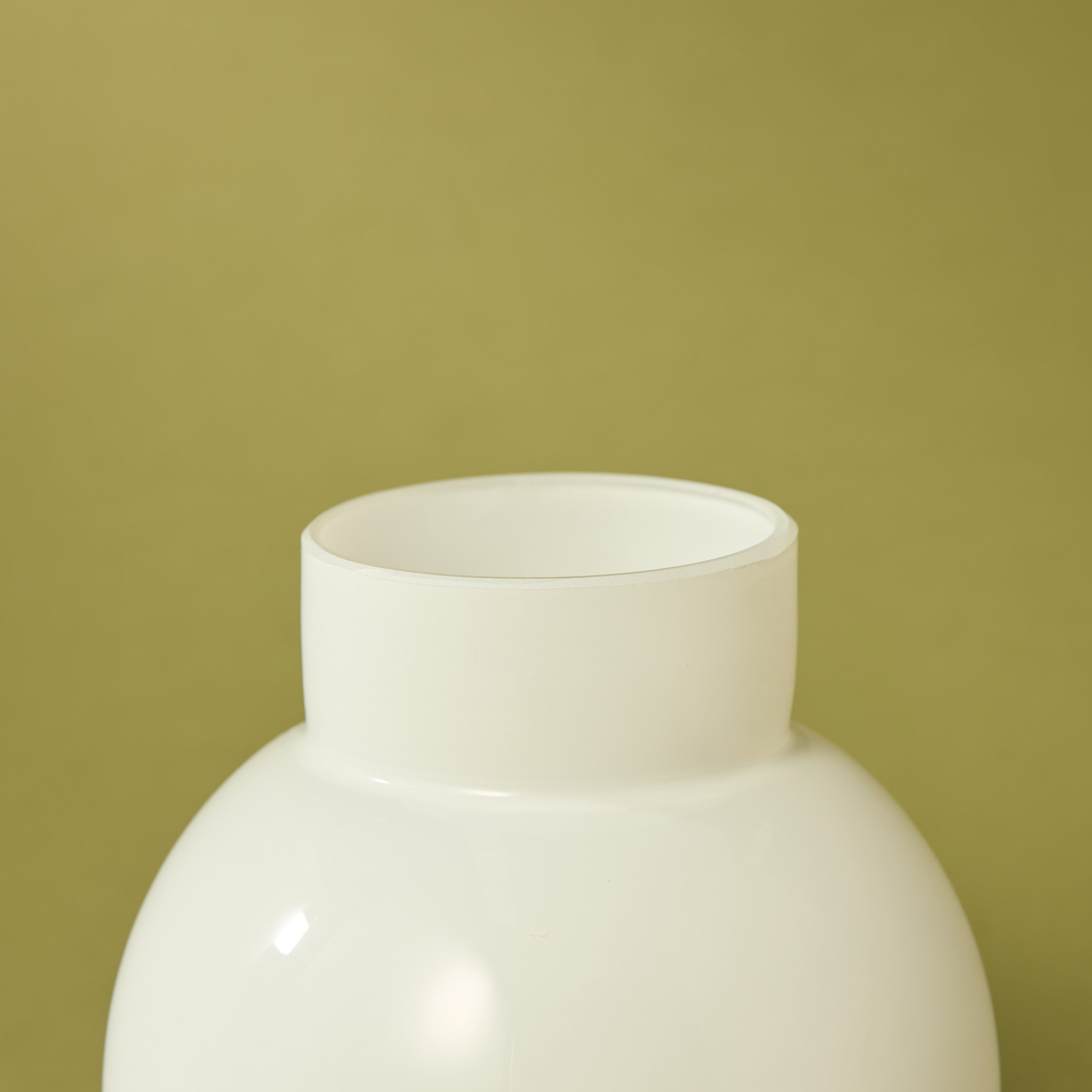 Sophie Round White Ceramic Vase 14cm - Elegant Home Decor for Living Room, Dining Table & Wedding Centerpieces