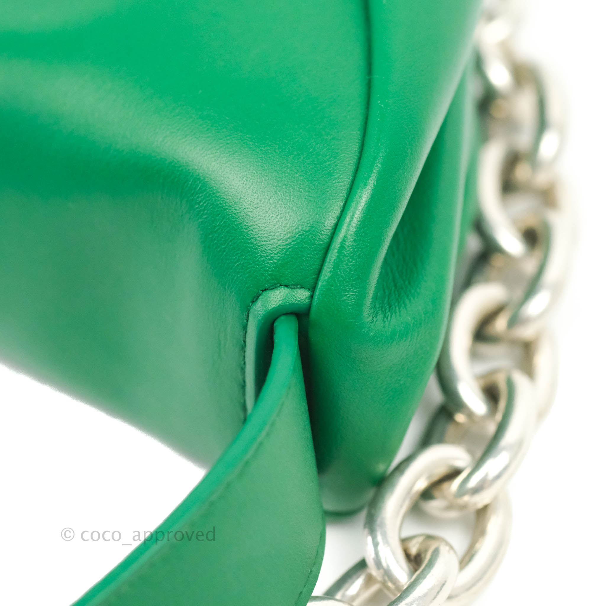 Bottega Veneta Nappa Leather The Belt Chain Pouch Crossbody Bag in Green - Perfect for Everyday Use, Travel & Night Out
