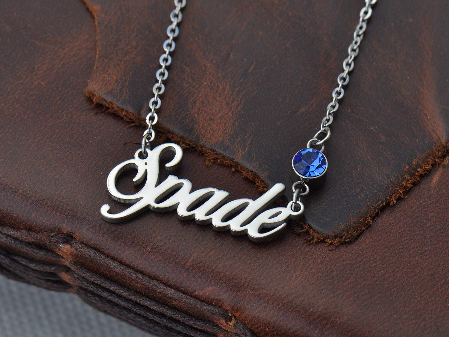 Personalized Name Necklace for Grandma - Custom Engraved Katara Pendant Jewelry - Thoughtful Gift for Mother's Day, Birthday & Anniversary