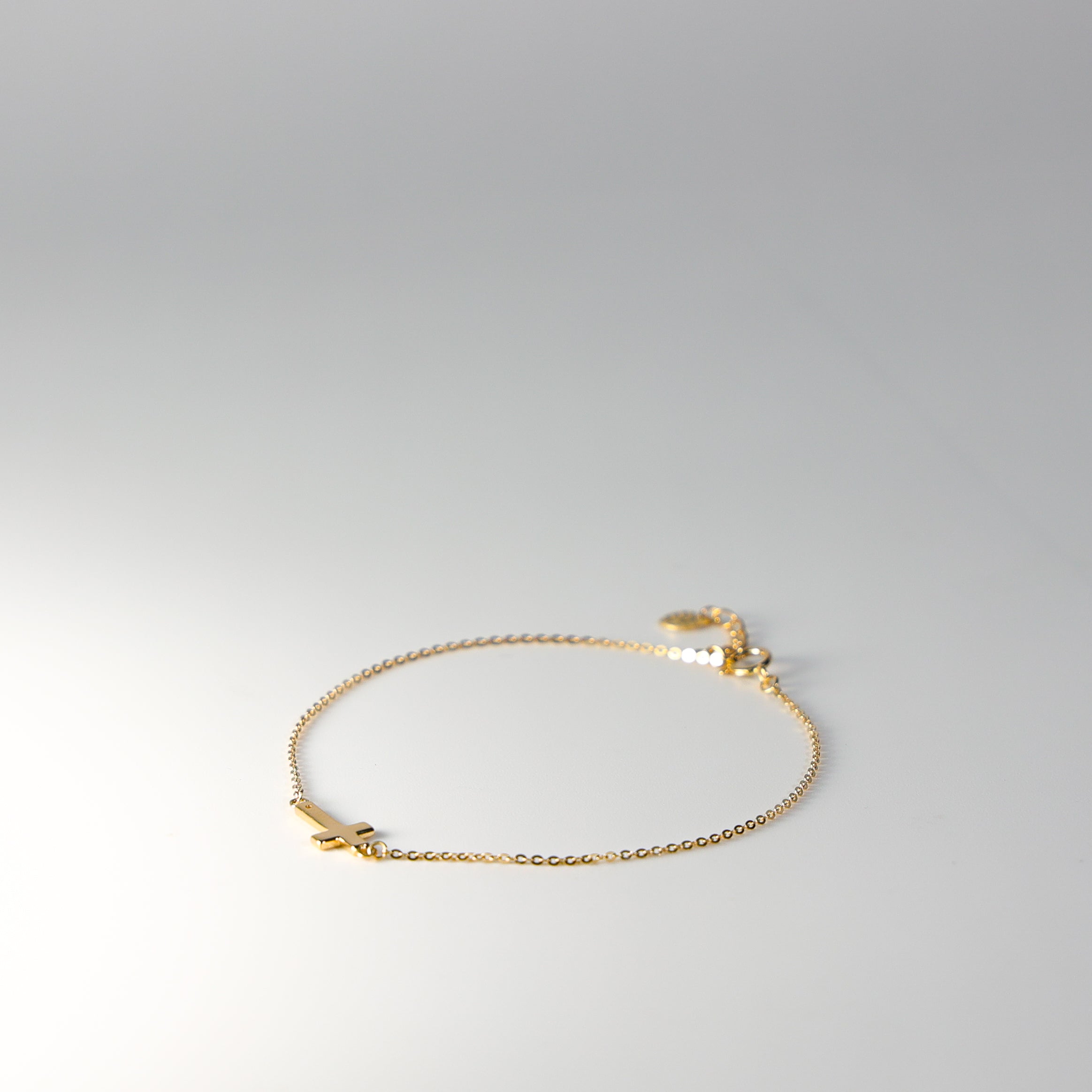 Stylish Gold Bracelet with Cross Charm - Model AB0317 | Perfect for Everyday Wear, Gifts & Religious Occasions