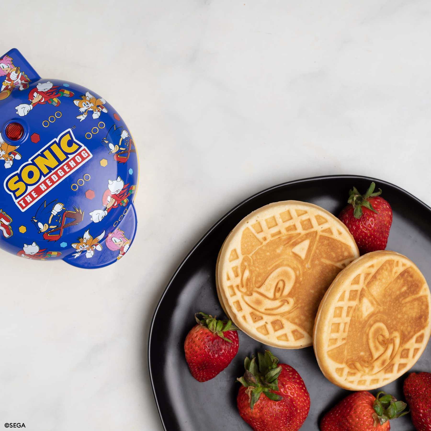 Sonic the Hedgehog Mini Waffle Maker by Uncanny Brands - Sega Licensed Character Waffle Iron for Kids & Adults - Perfect for Breakfast, Parties & Gaming Themed Events