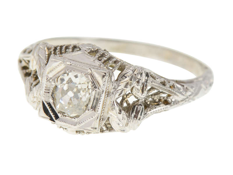 Exquisite Diamond Filigree Ring for Women - Elegant Vintage Engagement & Wedding Band - Perfect for Anniversary, Proposal & Special Occasions