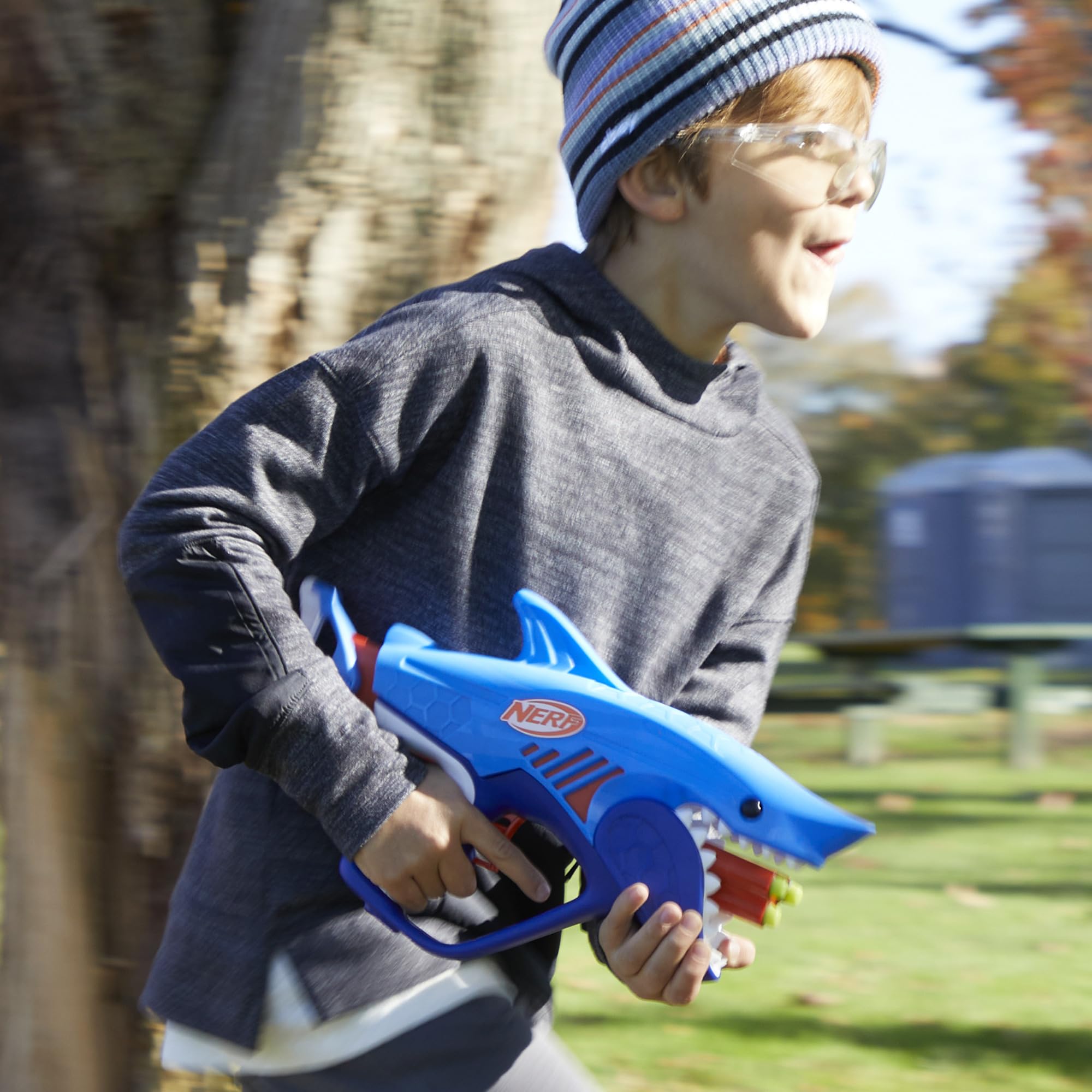 NERF Junior Wild Sharkfire Dart Blaster Toy - Easy to Play with 8 Nerf Elite Darts - Fun Outdoor Shark-Themed Blaster for Kids Ages 6+ - Perfect for Backyard Battles, Birthday Parties & Summer Playtime