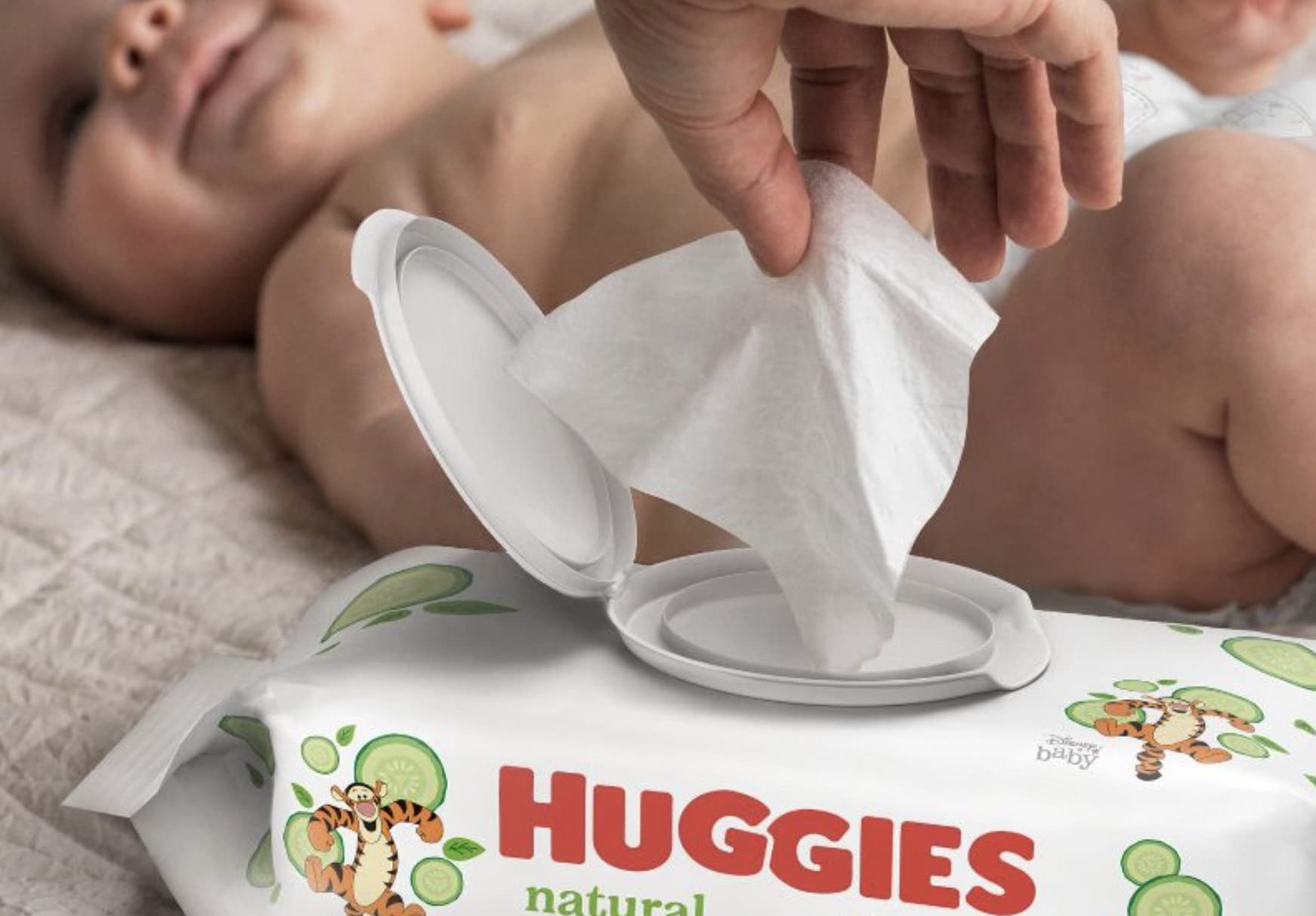 HUGGIES Refreshing Clean Baby Wipes - 8 Pack (448 Count) | Scented, Alcohol-Free & Hypoallergenic Disposable Wipes for Sensitive Skin | Perfect for Diaper Changes, On-the-Go Cleaning & Baby Care Essentials