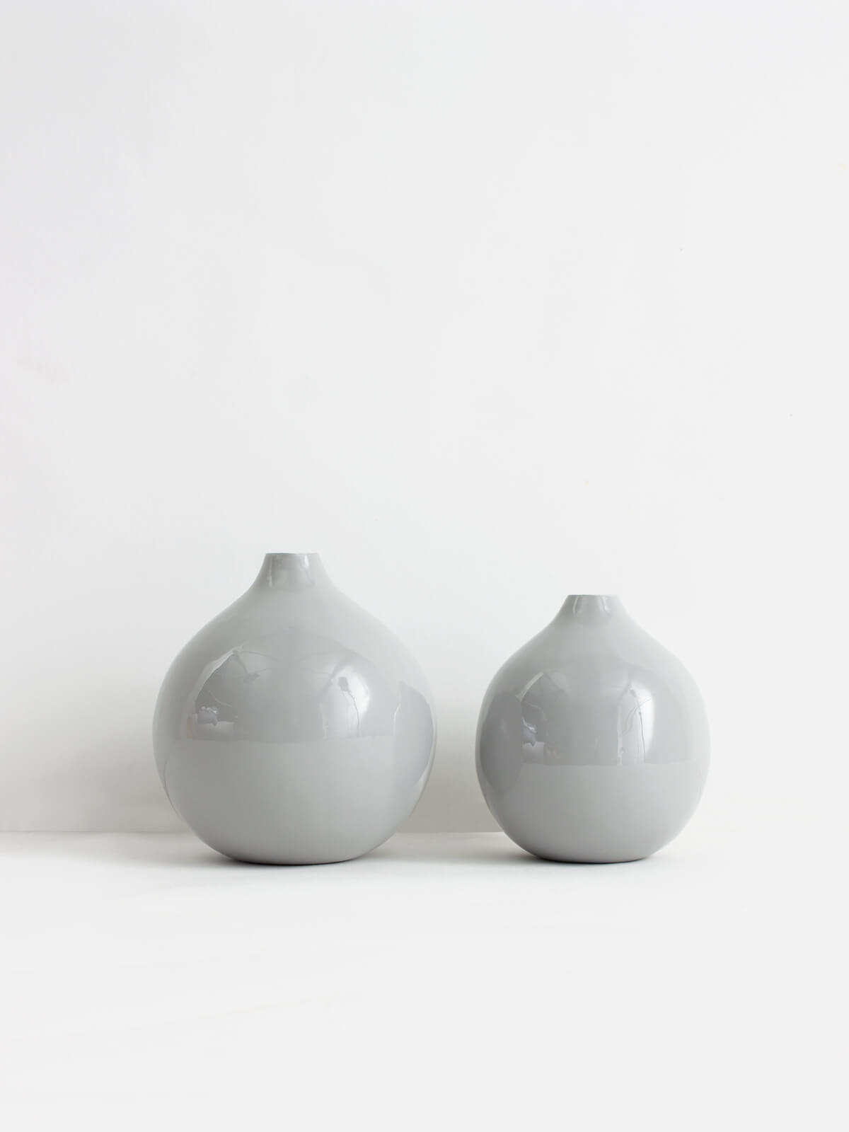Stylish Grey Enamel Ball Vase Set - Elegant Home Decor for Flowers & Centerpieces | Perfect for Living Room, Dining Table & Wedding Decorations