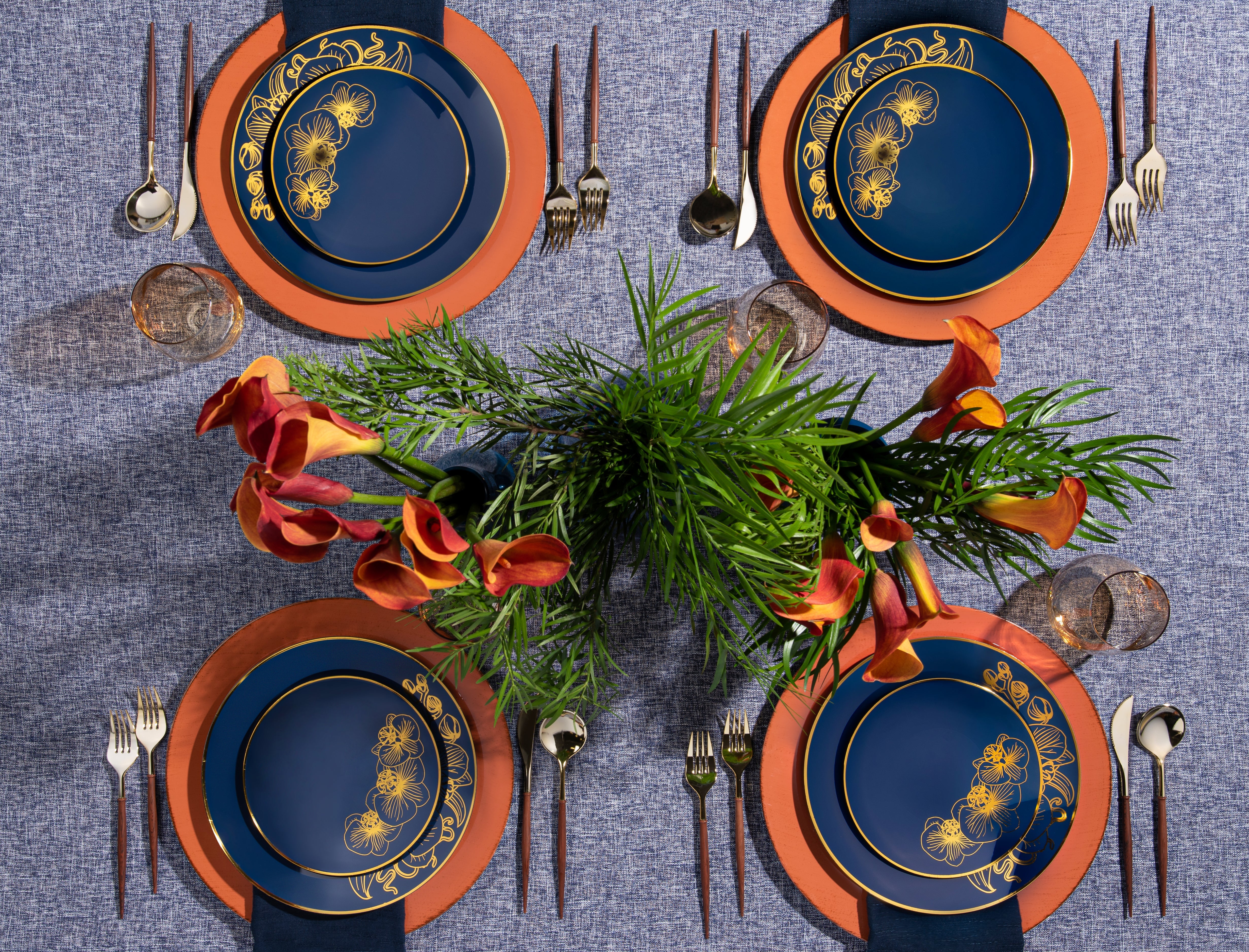 192-Piece Royal Blue & Gold Round Plastic Dinnerware Set - Elegant Disposable Plates, Cups & Cutlery for 96 Guests - Perfect for Weddings, Parties, Banquets & Special Events