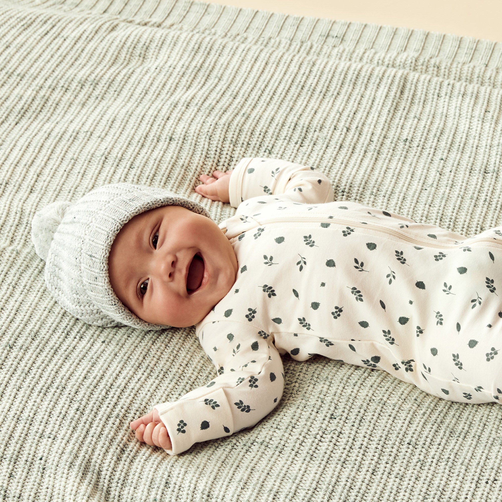 Organic Cotton Baby Zipsuit with Feet - Soft & Snug One-Piece Pajamas for Newborns & Toddlers - Perfect for Sleepwear, Playtime & Everyday Comfort