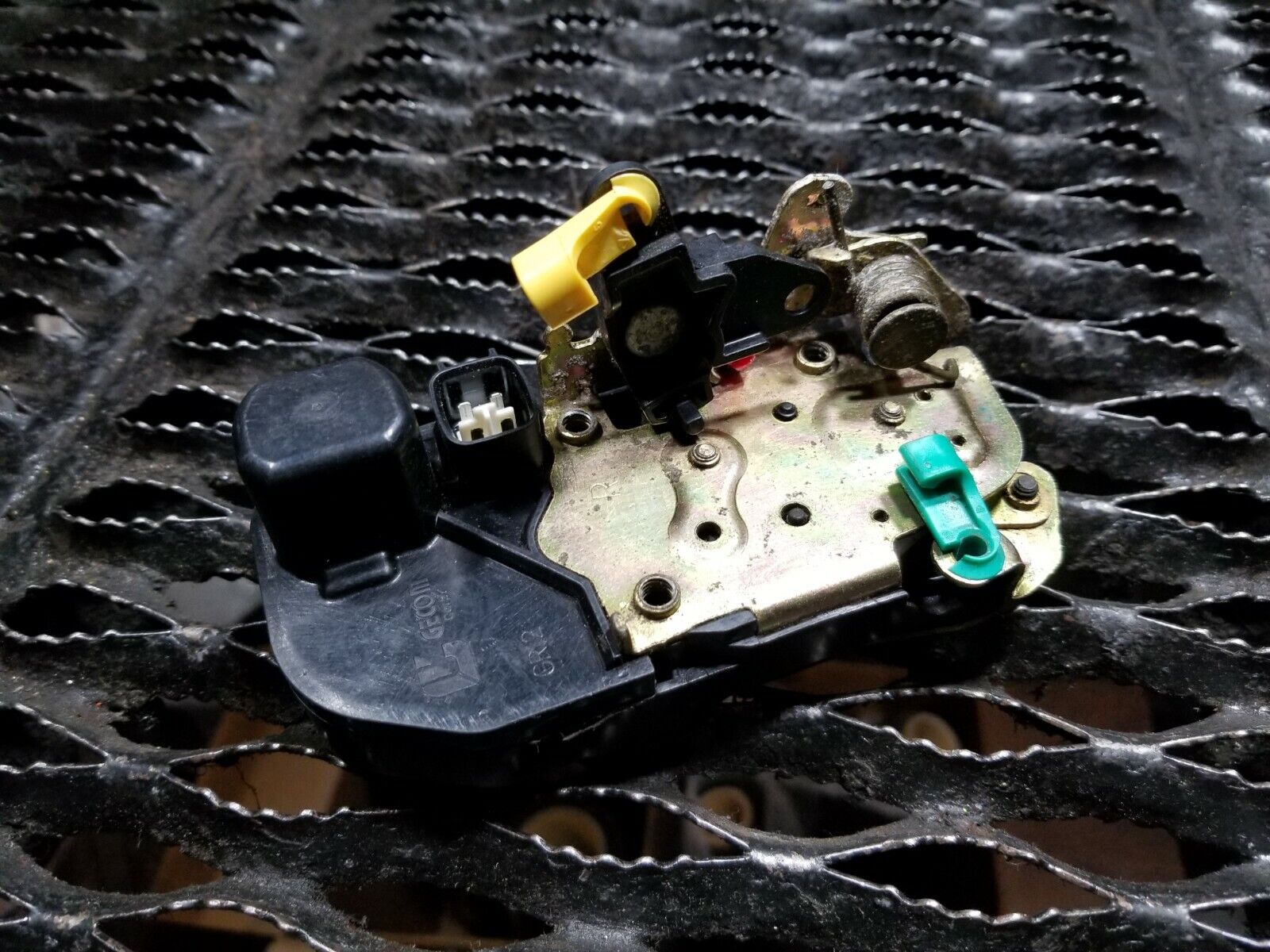 2005-2007 Dodge Magnum Front Right Passenger Door Lock Actuator OEM Replacement Part - Perfect for Car Door Lock Repair & Security Enhancement