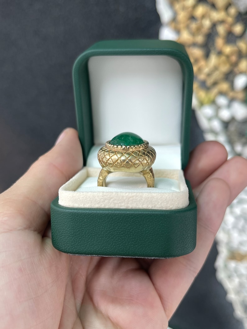 16.83ct 14K Gold Oval Cabochon Cut Mystic Dark Green Emerald Vintage Solitaire Ring for Women – Perfect for Weddings, Anniversaries & Special Occasions