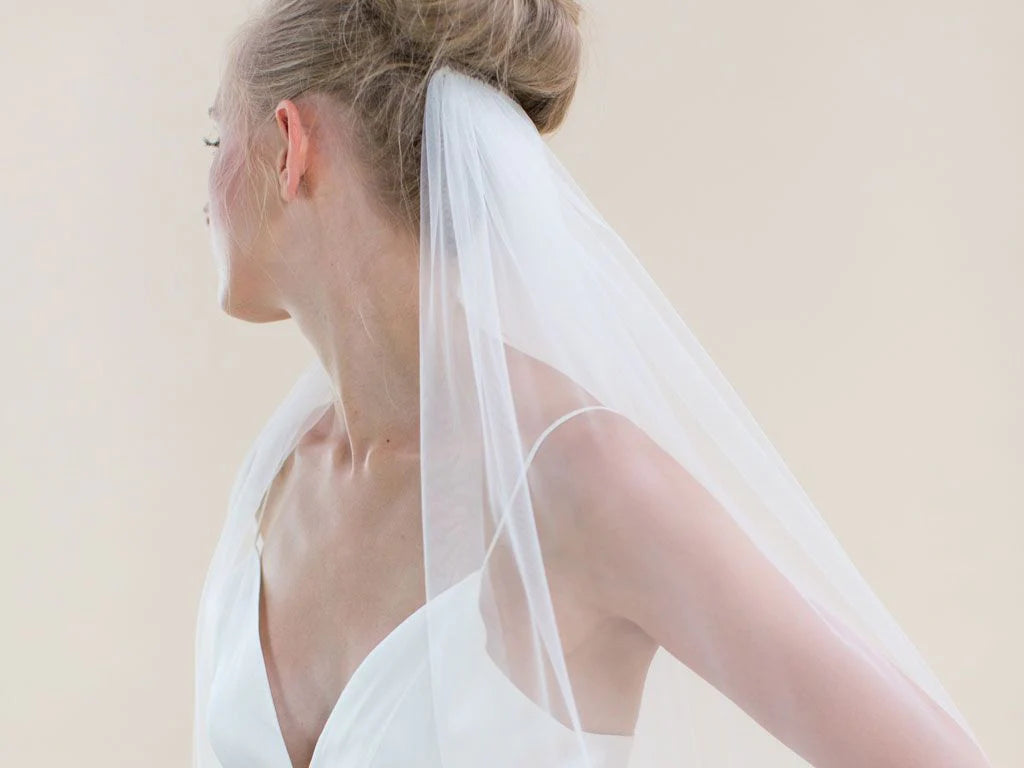 Elegant Rainbow Club Chapel Length Wedding Veil with Cut Edge - Perfect for Bridal Ceremonies & Romantic Photoshoots