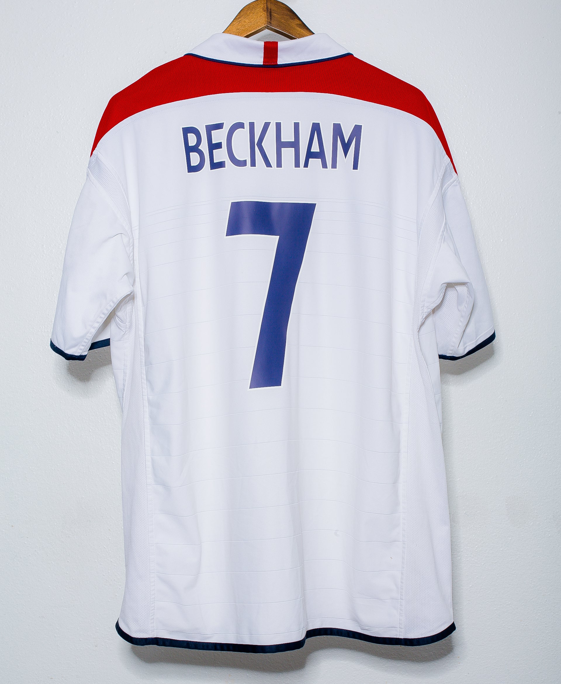 2004 England Home Soccer Jersey #7 David Beckham (XL) - Vintage Football Shirt for Fans & Collectors - Perfect for Matches, Gifts, and Sports Memorabilia