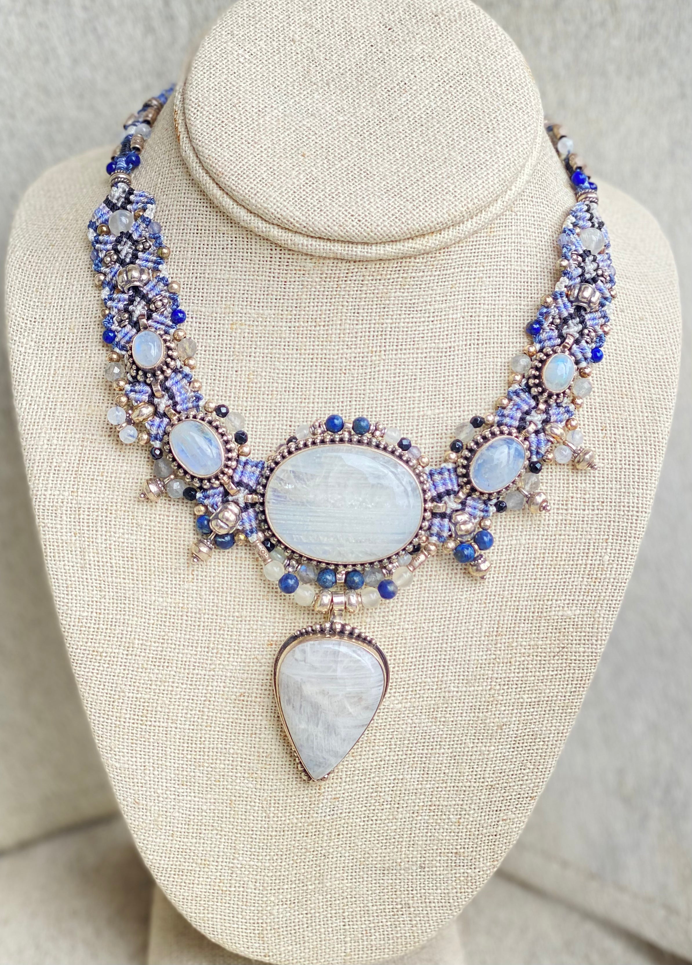 Handmade Macramé Moonstone Drop Pendant Necklace – Boho Chic Jewelry for Women, Moonstone Healing Crystal Gift for Meditation & Spiritual Wellness
