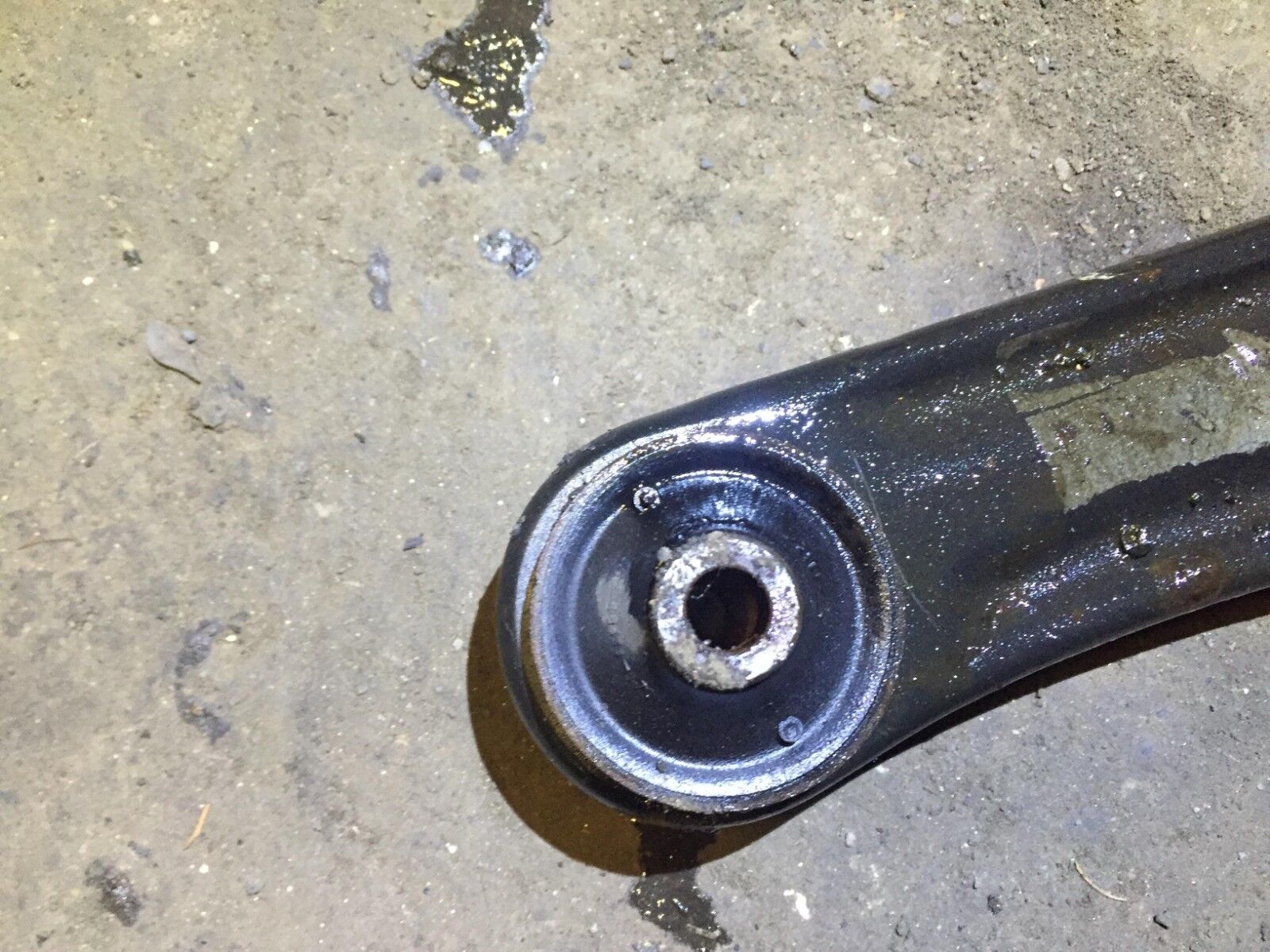 04 05 06 Scion XA Front Right Passenger Side Lower Control Arm Replacement - OEM Quality D18 - Perfect for Suspension Repair & Car Maintenance