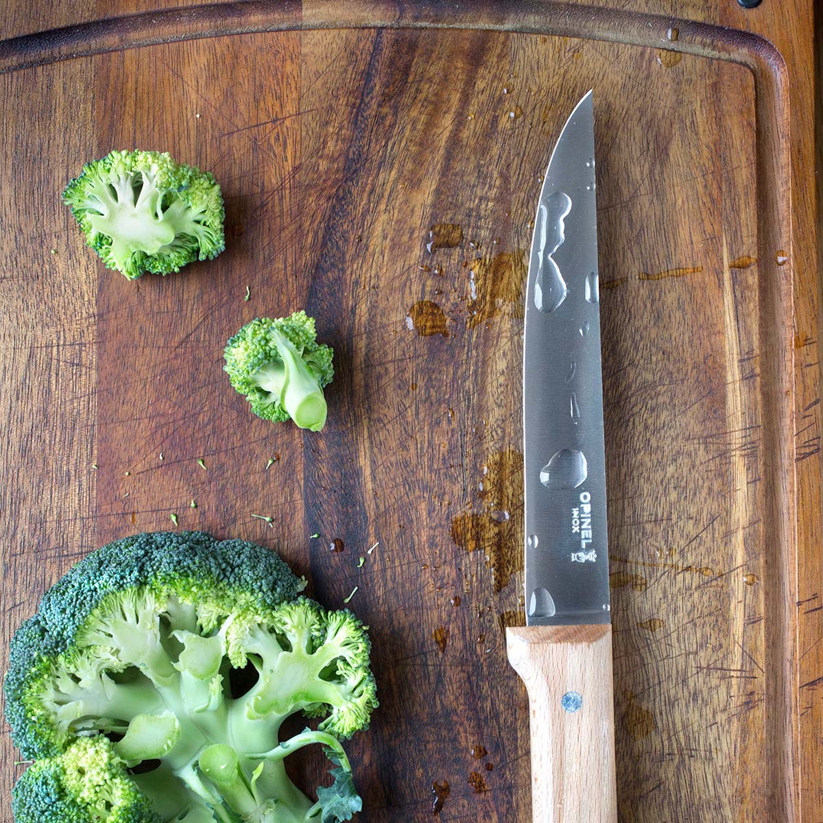 Opinel Parallele 6 Carving Knife - High Carbon Steel Blade, Ergonomic Wood Handle for Precision Cutting - Perfect for Kitchen, Camping & Outdoor Cooking