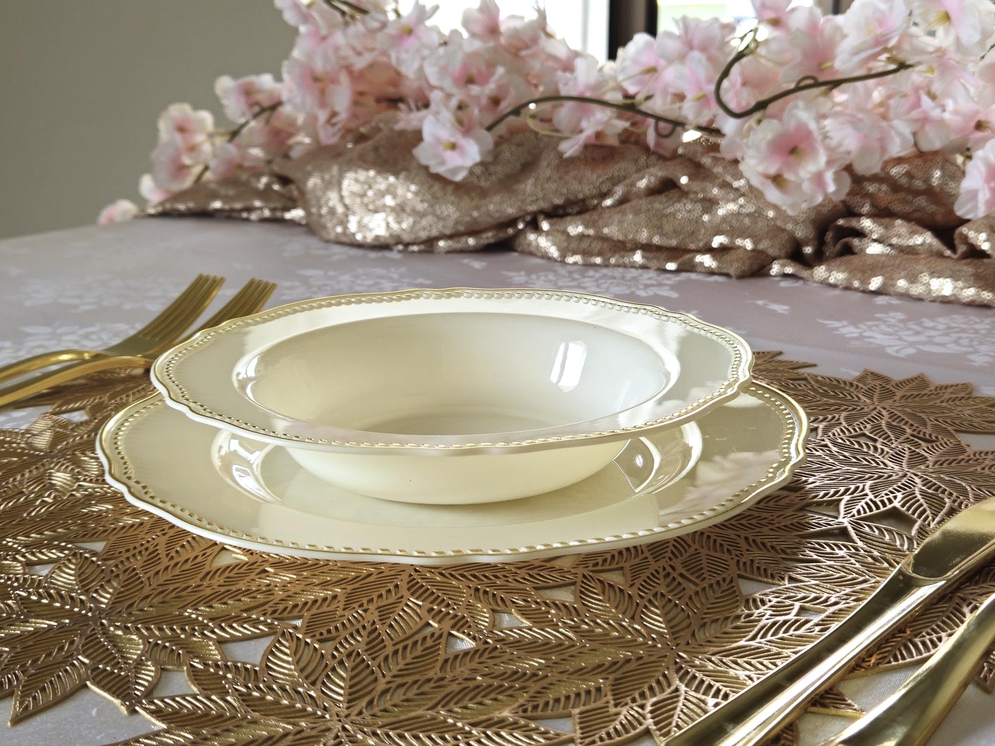 40-Pack Heavyweight Disposable Plastic Plates for Weddings & Parties - 10.25'' Dinner Plates in Rochelle Ivory & Gold - Elegant Tableware for Bridal Showers, Baby Showers & Special Events