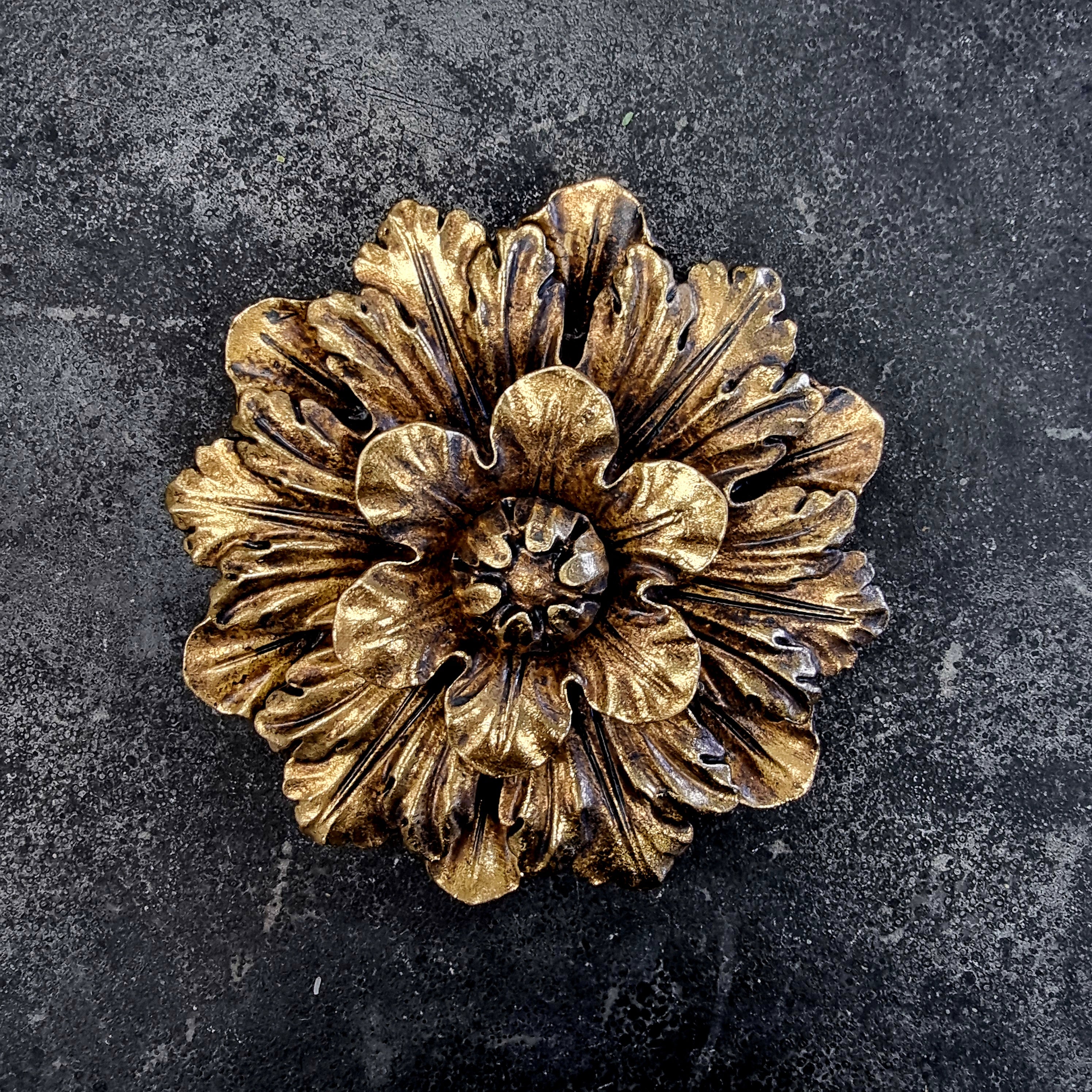 14cm Gold Flower Wall Decor - Elegant Home & Wedding Decoration for Living Room, Bedroom, Party & Event Decor