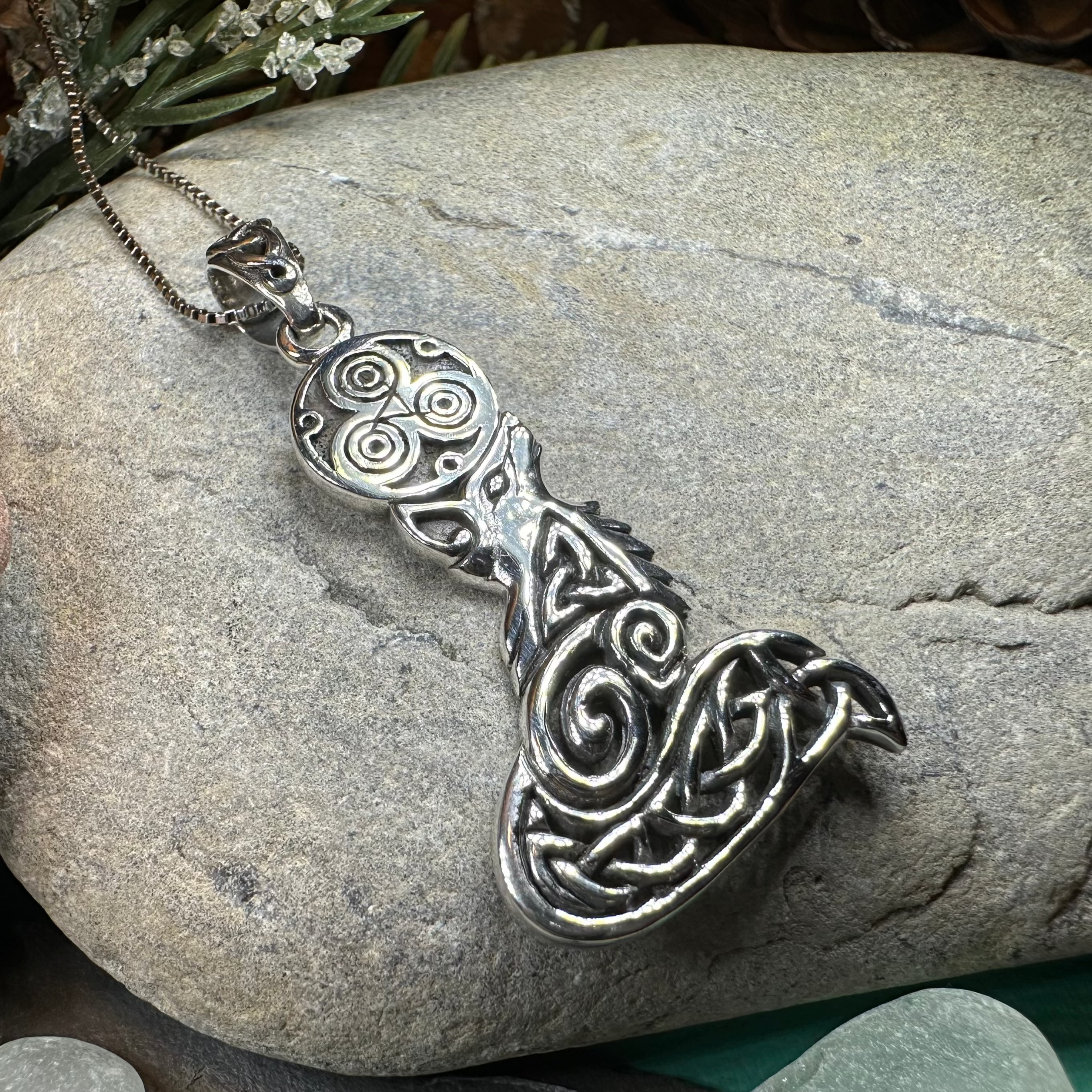 Celtic Forest Fox Pendant Necklace - Elegant Animal Jewelry for Women, Perfect Gift for Nature Lovers & Boho Style Outfits