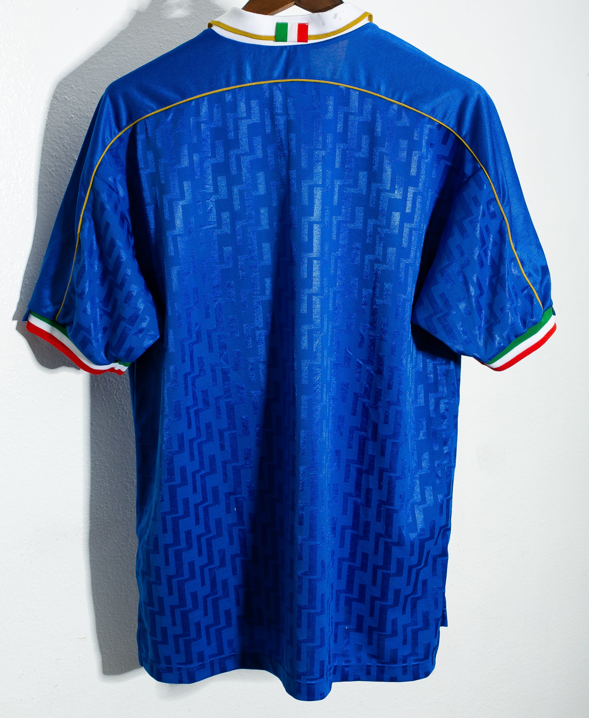 1995 Italy Home Jersey - Authentic Retro Football Shirt (Size L) - Perfect for Fans, Collectors & Match Days