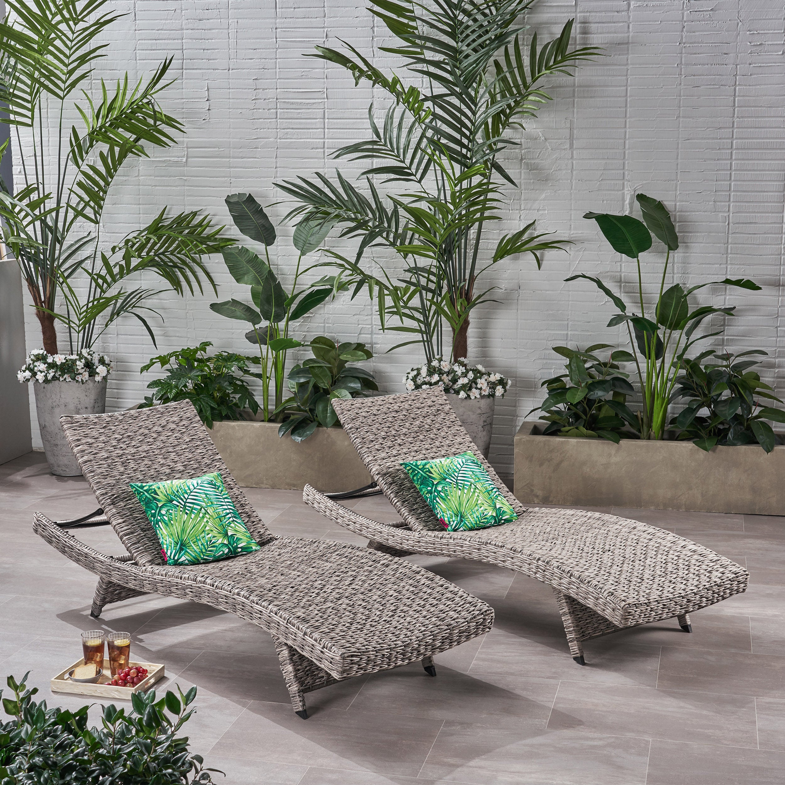 CRETE WICKER CHAISE LOUNGE - Outdoor Patio Furniture, All-Weather Rattan Chaise Lounge Chair for Poolside, Beach, Garden Relaxation