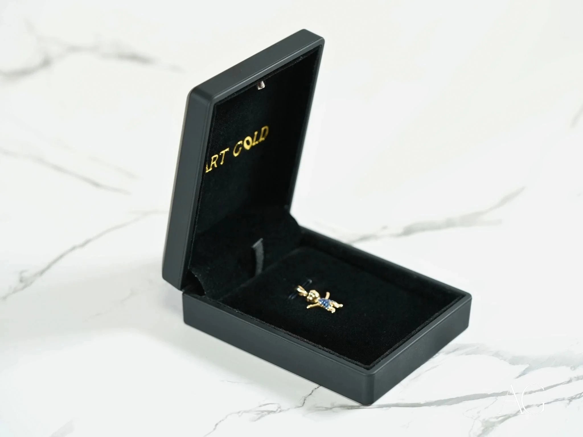 Golden Love Heart Pendant Necklace for Boys & Girls - Perfect Gift for Valentine's Day, Birthday & Anniversary Jewelry