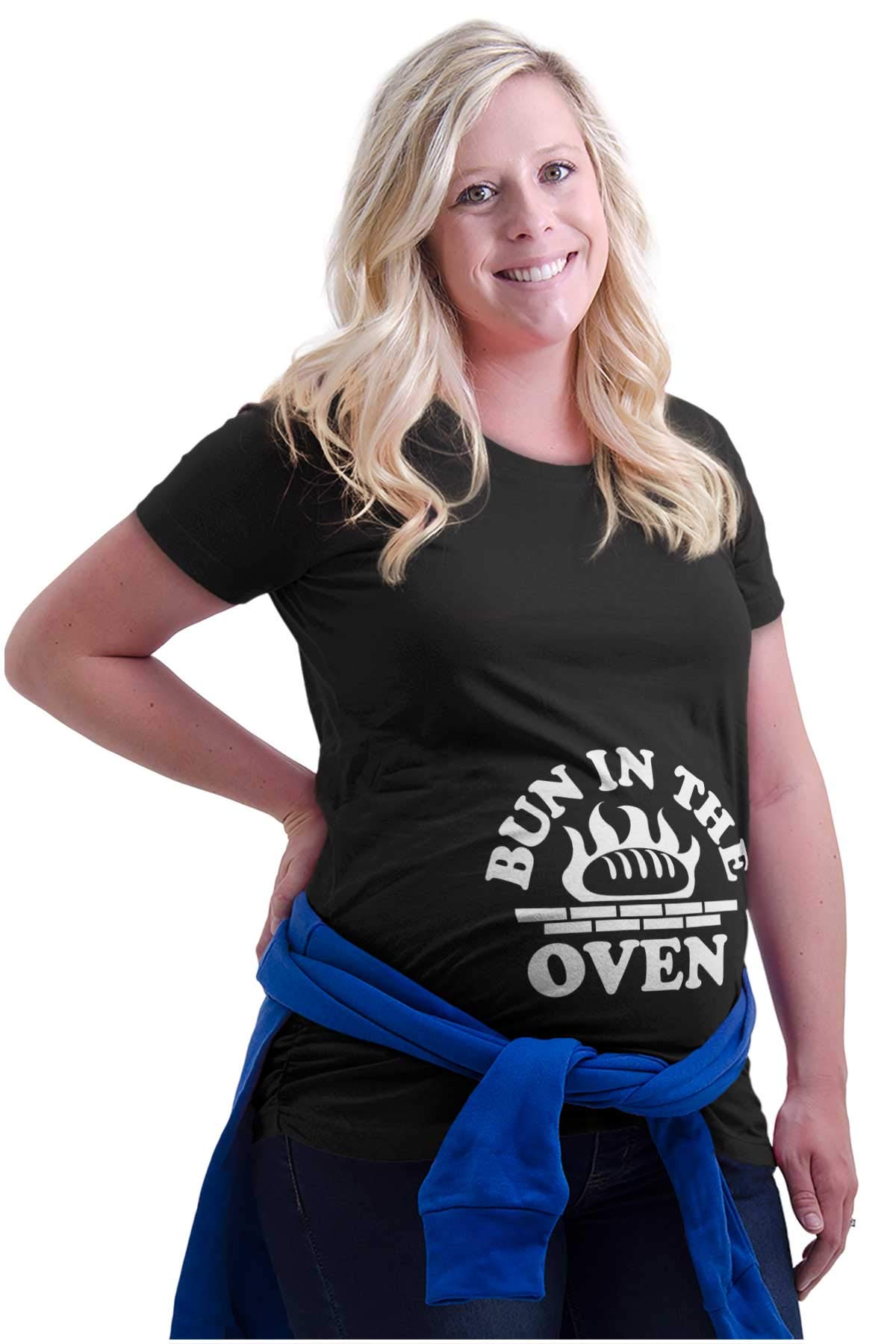 Funny Maternity T-Shirt for Women - 'Bun in The Oven' Pregnancy Tee - Comfortable & Stylish Prenatal Shirt for Expecting Moms - Perfect for Baby Showers, Pregnancy Announcements & Maternity Photos