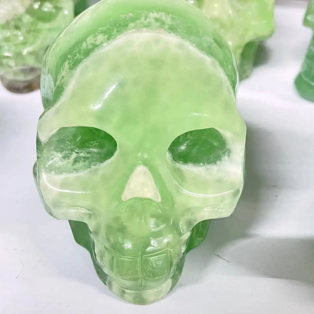 300-1500g Natural Green Fluorite Quartz Skull Gemstone - Healing Crystal for Meditation, Reiki & Home Decor - Handcrafted Spiritual Decor for Yoga Rooms, Altars & Gift Giving