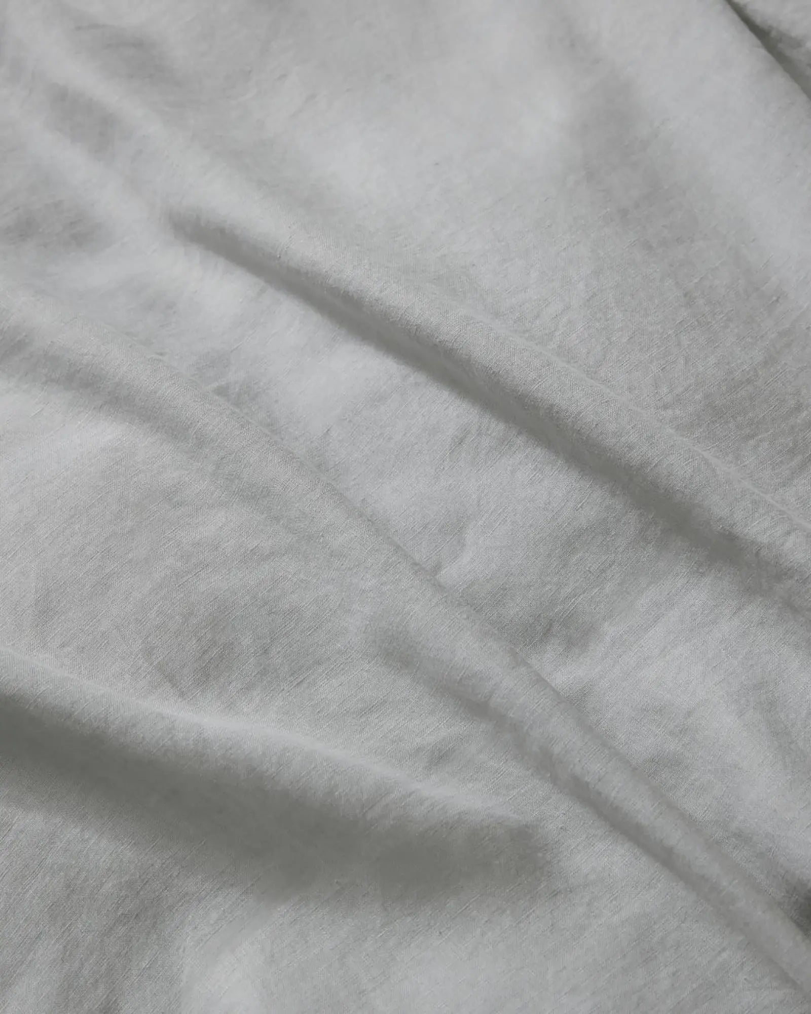 Ravello Luxury Flat Sheet in Silver - Ultra Soft & Breathable Bedding for a Comfortable Sleep | Perfect for Master Bedrooms, Guest Rooms & Hotels