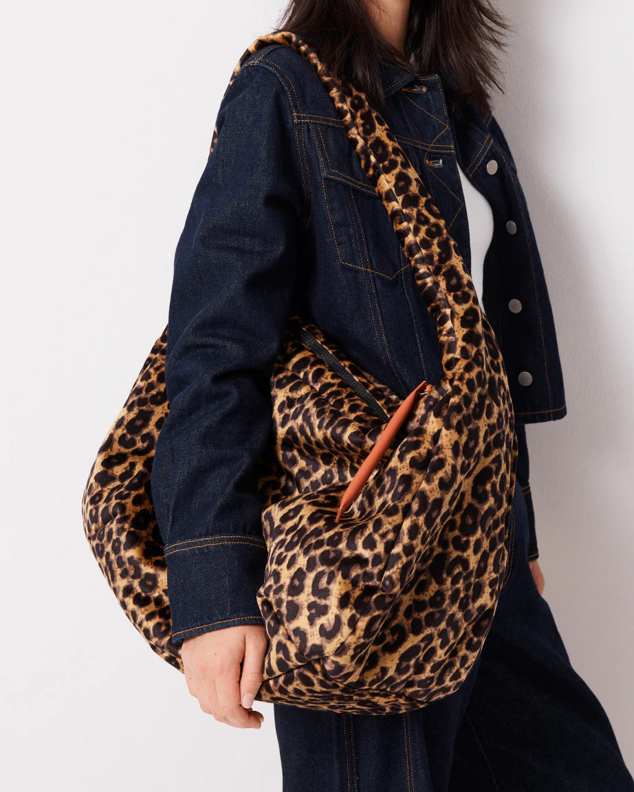 Rainbow Tote Bag with Leopard Print Velvet - Stylish & Durable Handbag for Women, Perfect for Shopping, Beach, Work & Travel