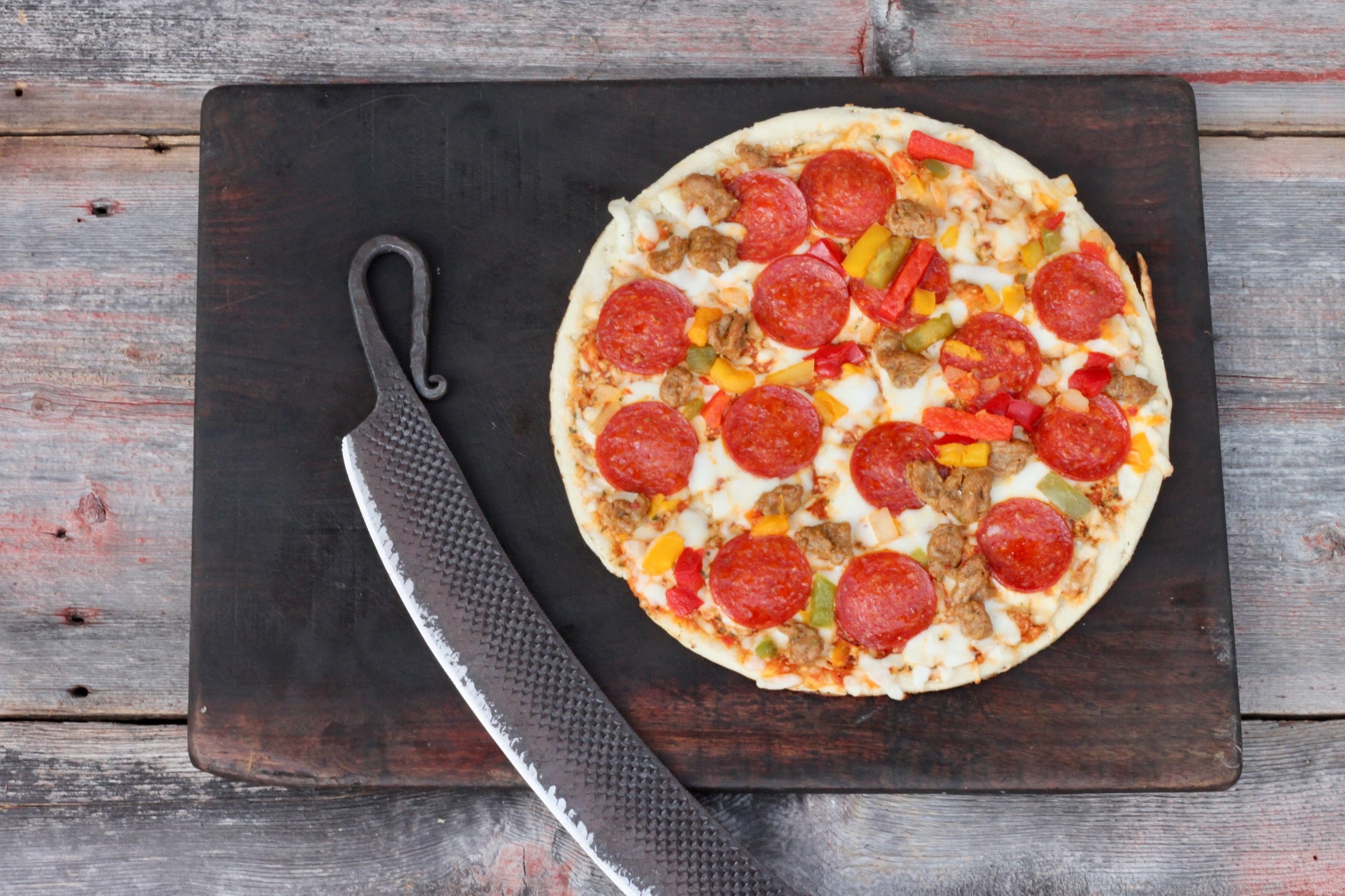 Premium Pizza Rocker Cutter - Stainless Steel Pizza Wheel with Ergonomic Handle - Perfect for Cutting Pies, Slicing Dough & Serving Pizza - Ideal for Home Kitchens, Pizzerias & Pizza Parties