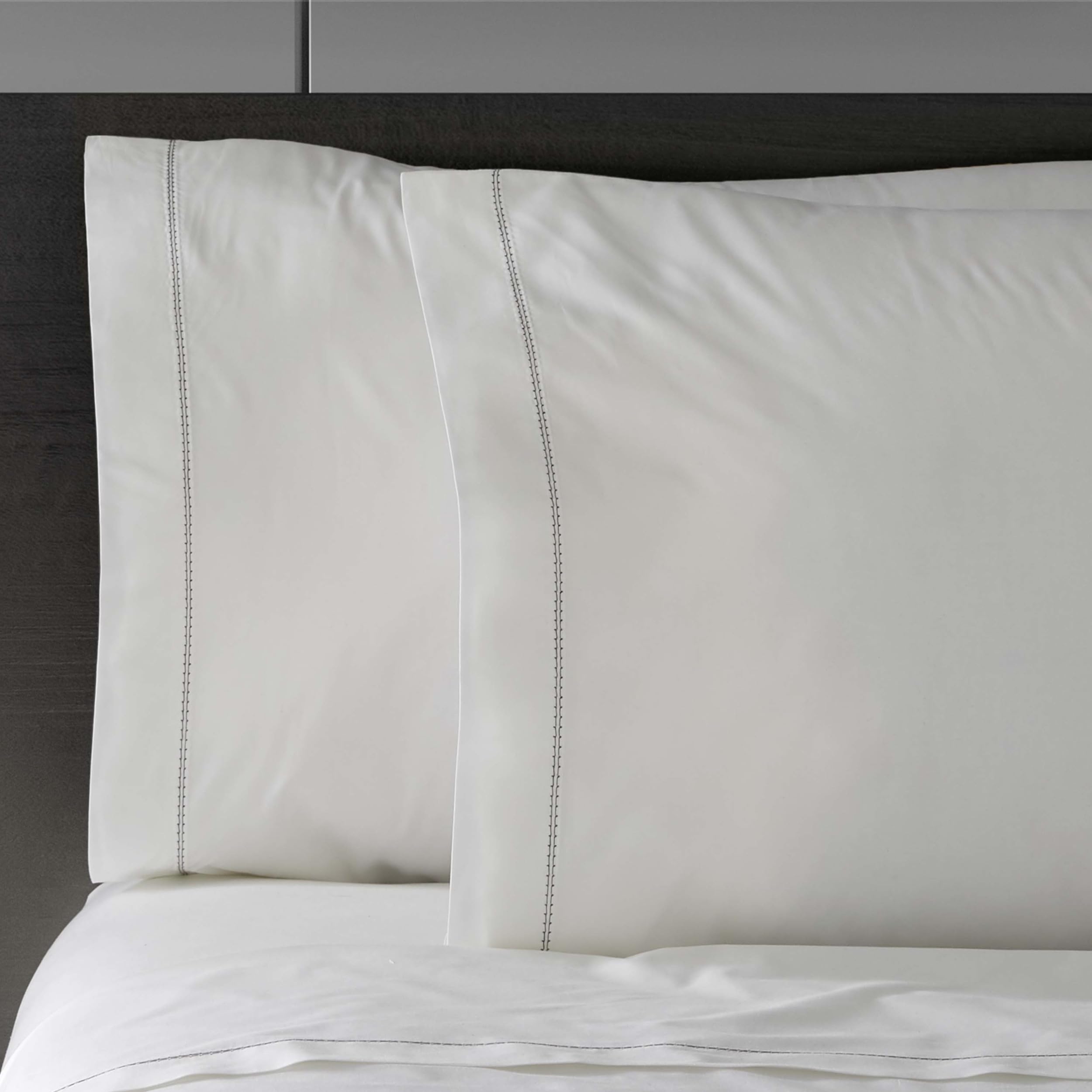 Vera Wang King Size Cotton Percale Bedding Set - Crisp & Cool Luxury Sheets, White/Charcoal - Perfect for Master Bedroom, Hotel-Style Comfort & Temperature Regulation