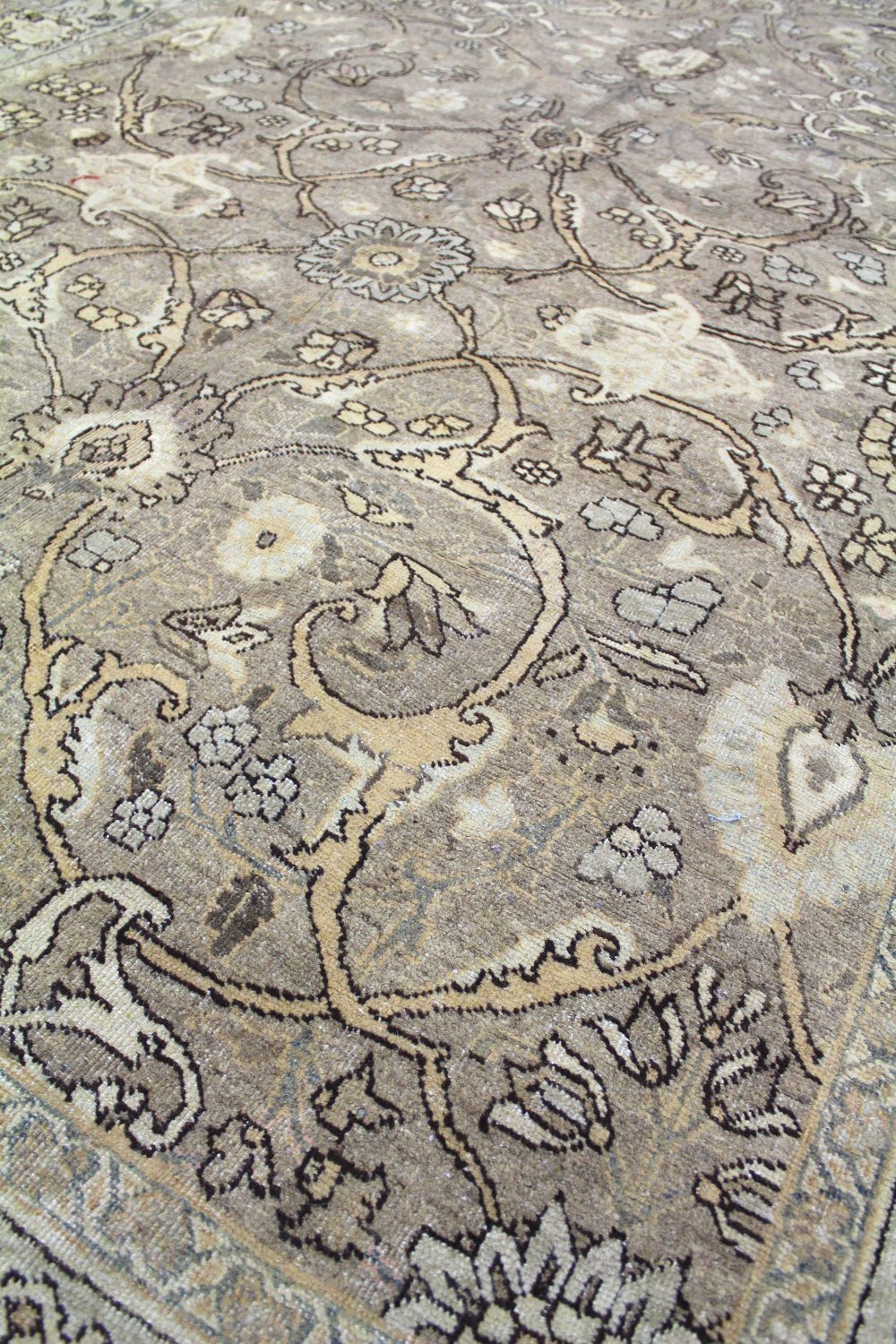 Handwoven Antique Tabriz Traditional Persian Rug - Premium Wool Carpet for Living Room, Bedroom & Home Decor - JF8124