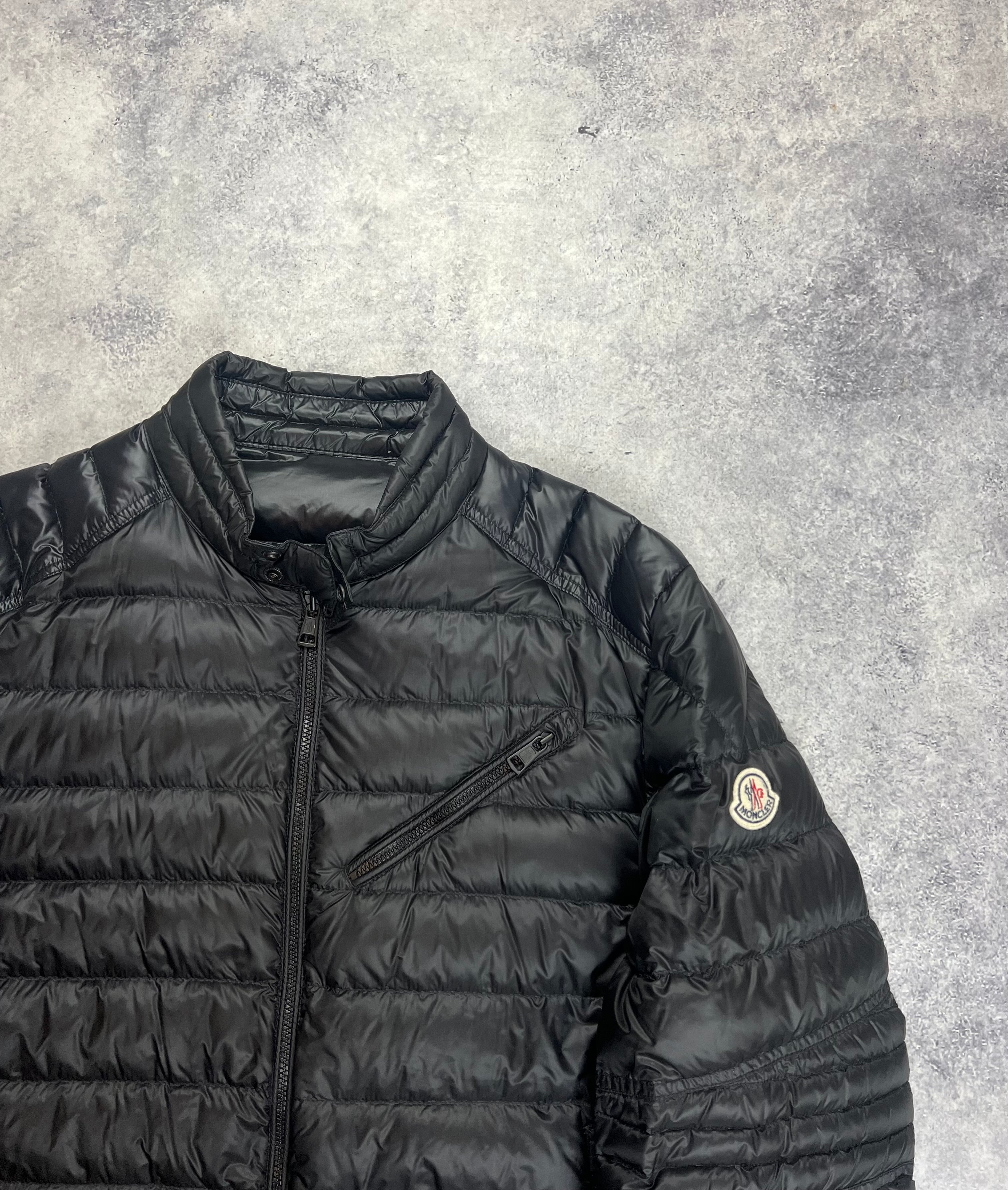 Moncler Black Royat Down Puffer Jacket - Warm Winter Coat for Men & Women | Waterproof & Windproof | Perfect for Skiing, Snowboarding & Outdoor Activities