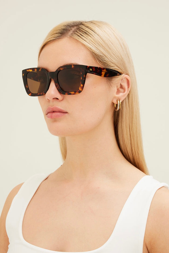 Harlow Maple Tortoise Brown Polarized Sunglasses for Women & Men - UV Protection, Fashionable & Comfortable for Driving, Beach, and Outdoor Activities