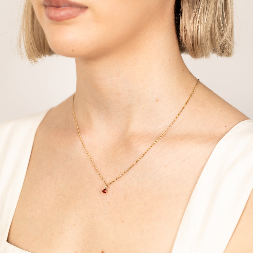 0.33Ct 4mm Brilliant Cut Garnet Pendant in 9K Yellow Gold - Elegant Jewelry Gift for Women, Perfect for Valentine's Day, Anniversary & Special Occasions