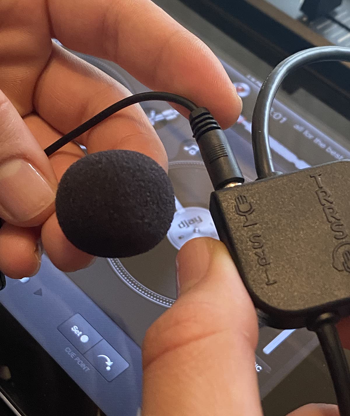 Genius Audio Splitter Cable with Mic - 3.5mm Universal Analog Output for Smartphones, Tablets & Laptops | Perfect for Gaming, Online Classes & Conference Calls